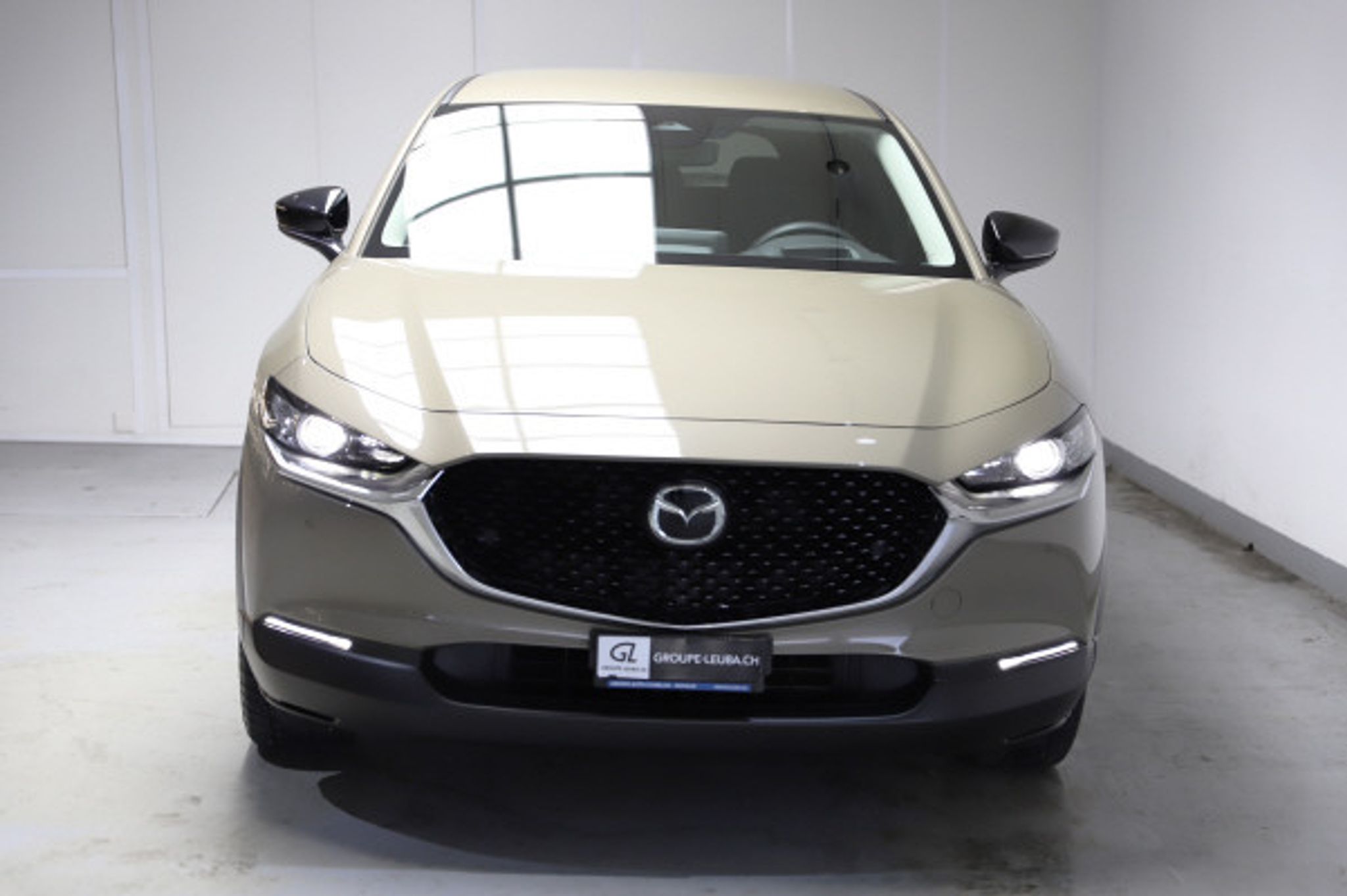 listing desktop thumbnail image 4