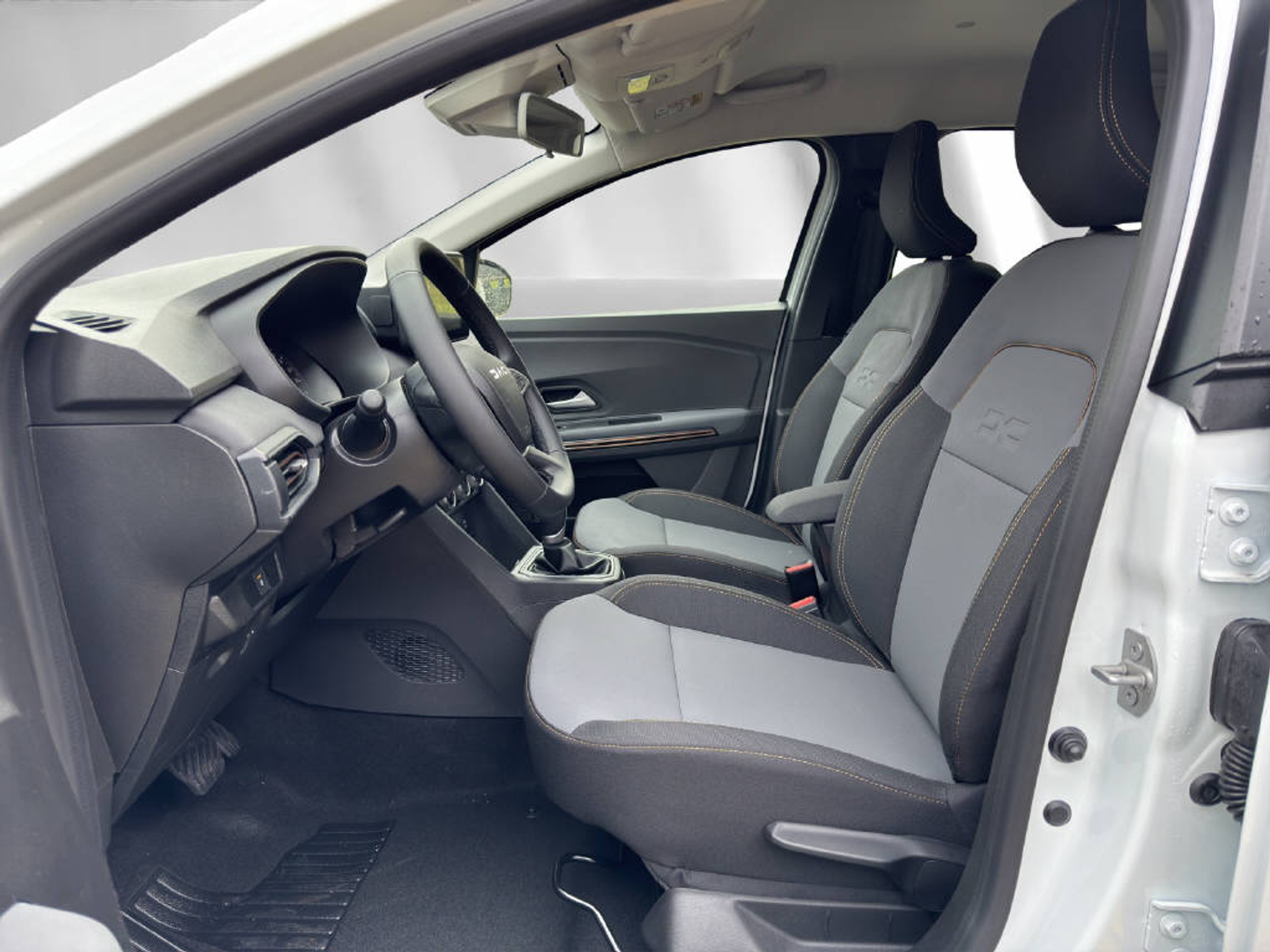 listing desktop thumbnail image 3