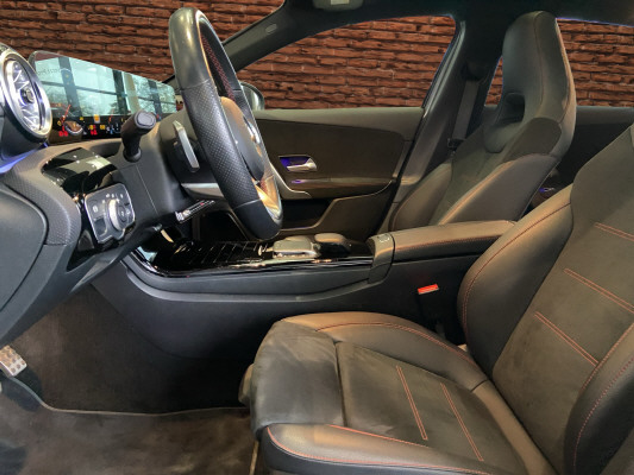 listing desktop thumbnail image 10