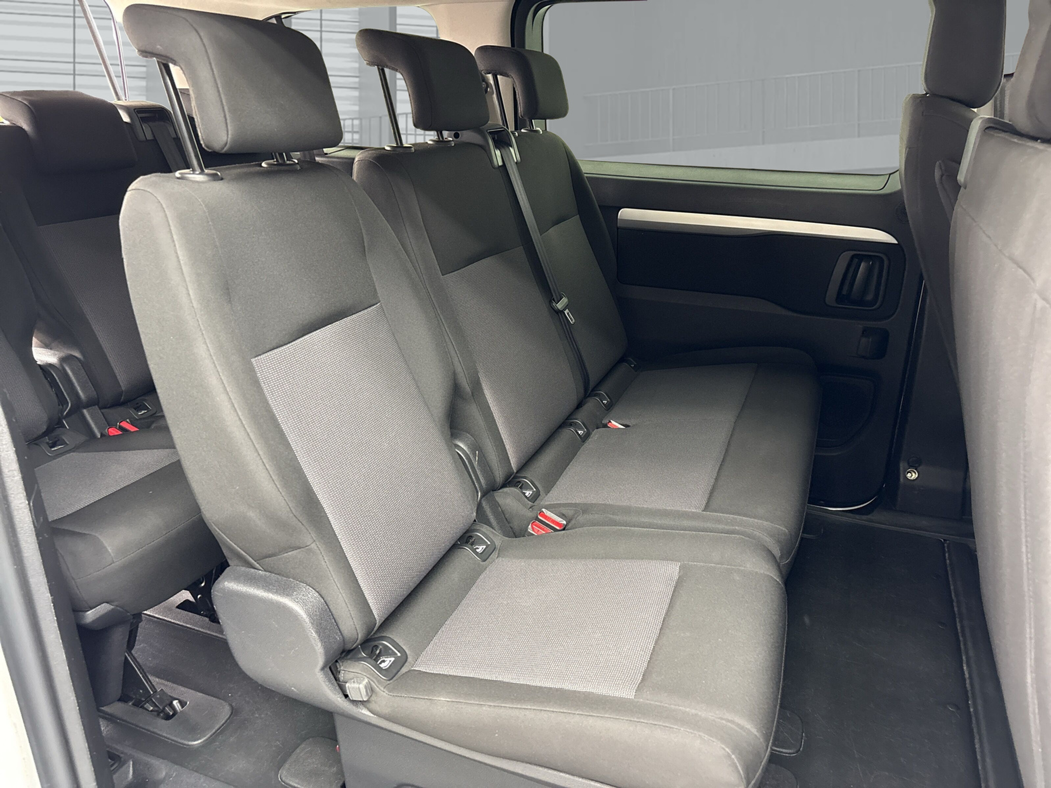 listing desktop thumbnail image 13