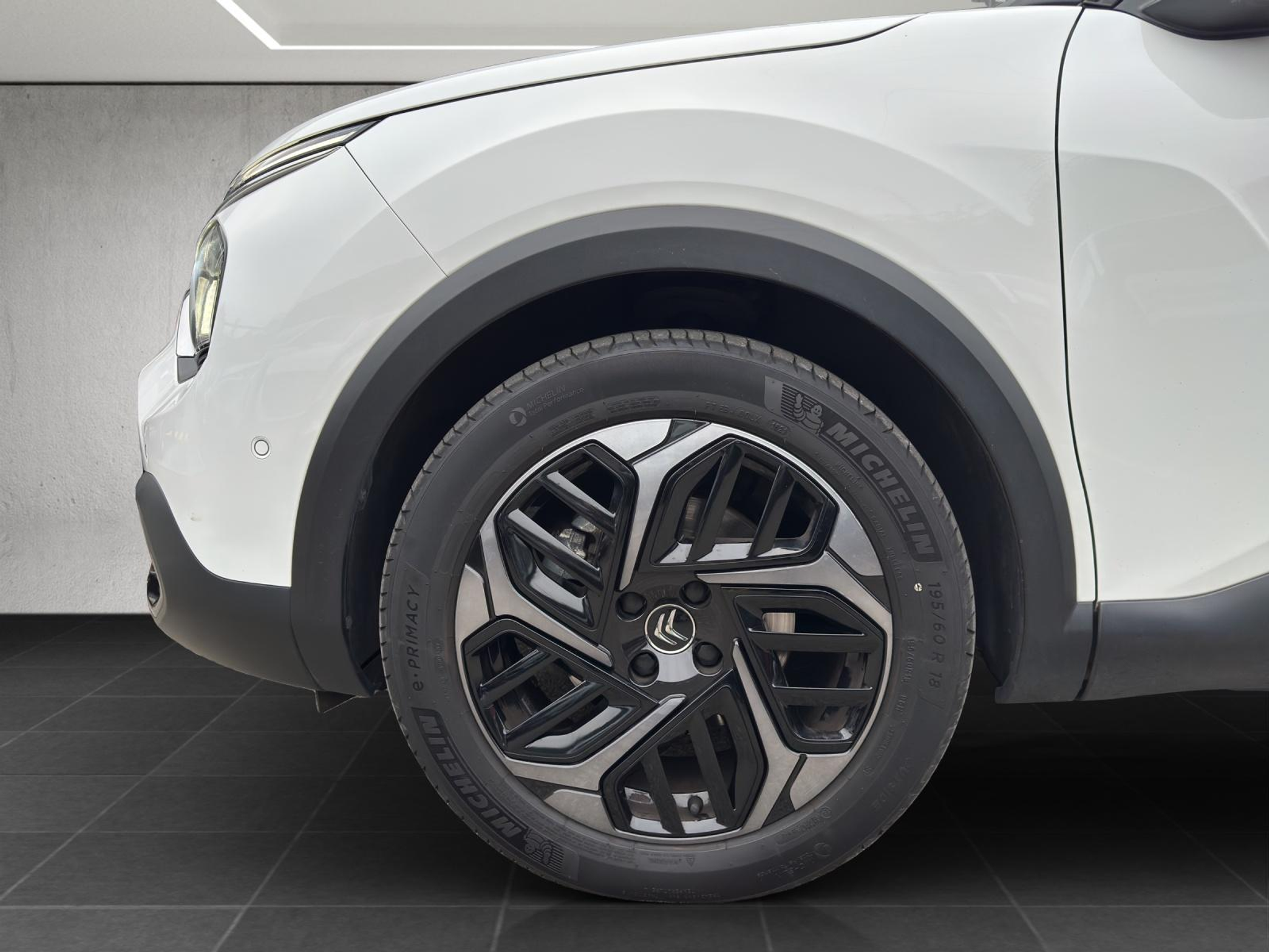 listing desktop thumbnail image 21