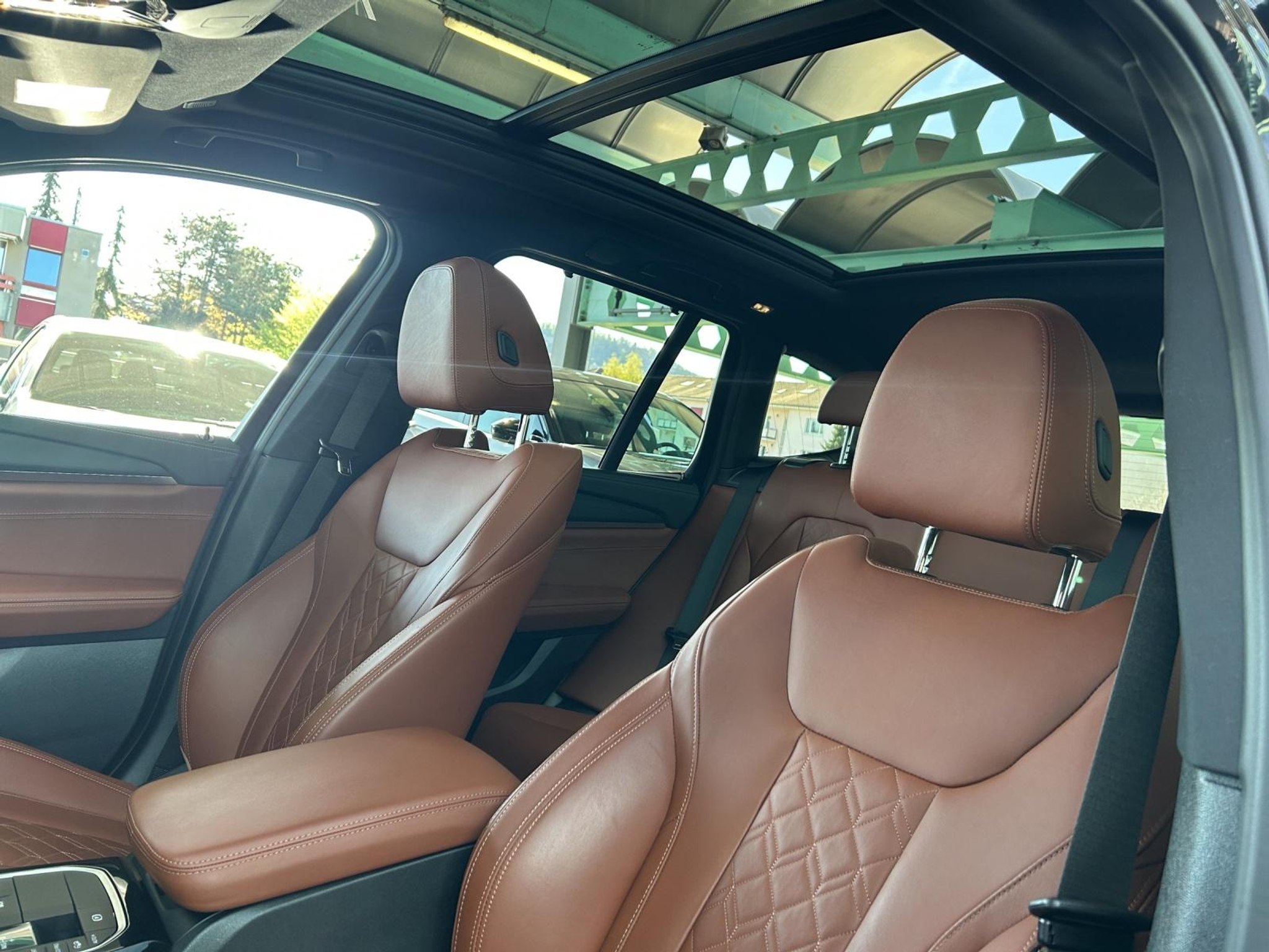 listing desktop thumbnail image 14