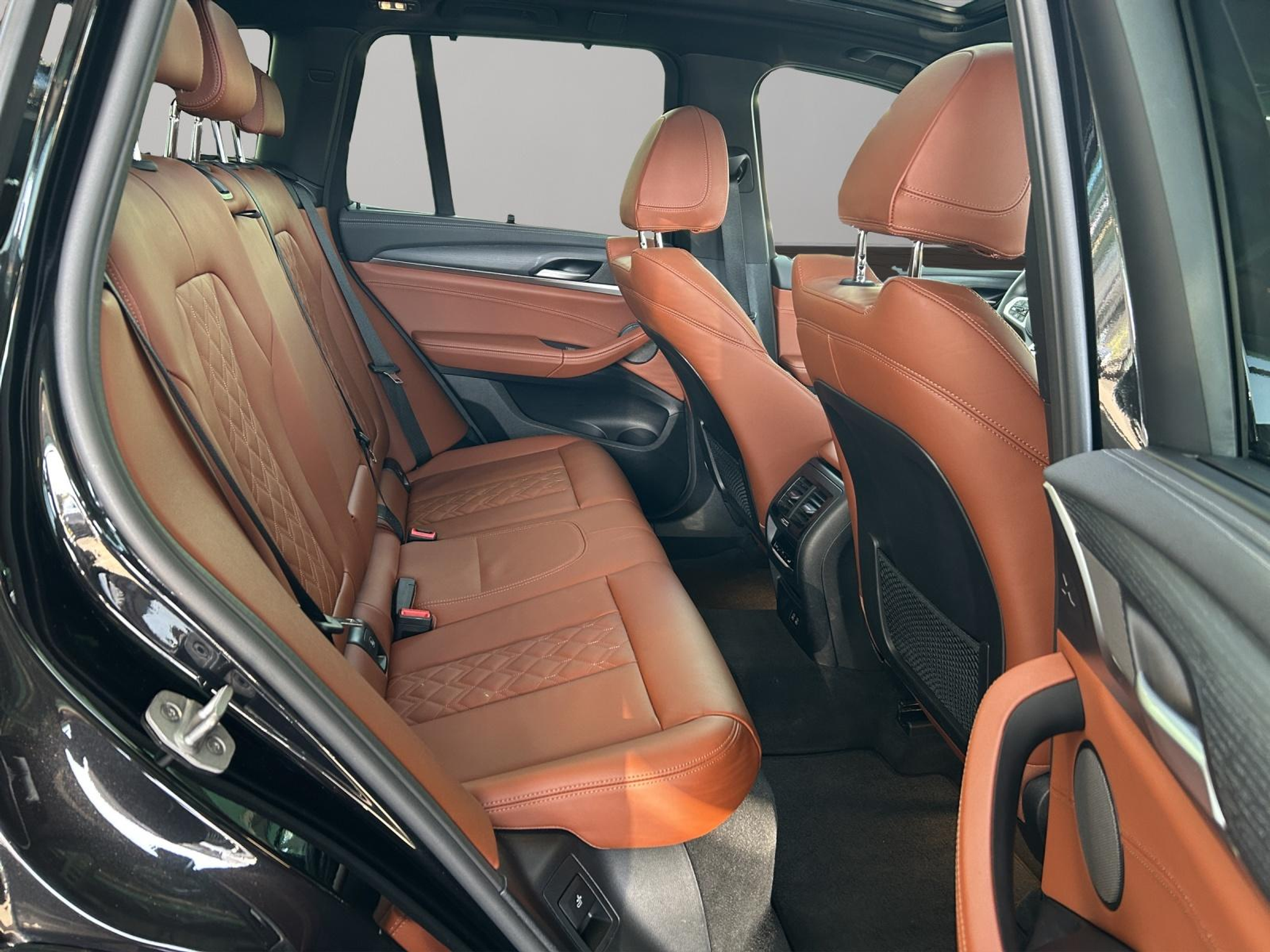 listing desktop thumbnail image 12