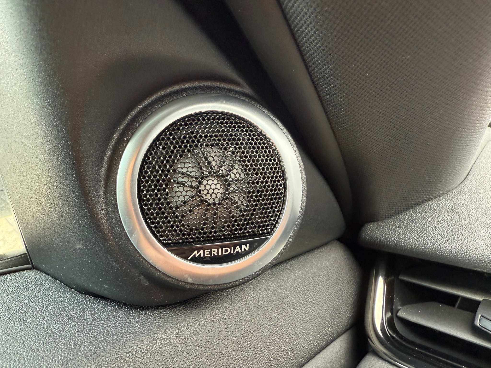 listing desktop thumbnail image 13