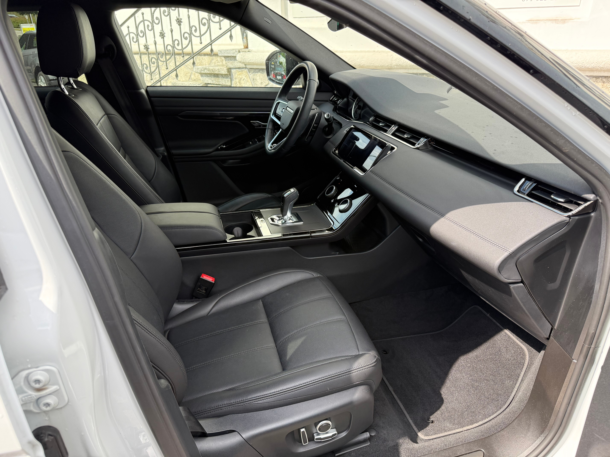 listing desktop thumbnail image 7