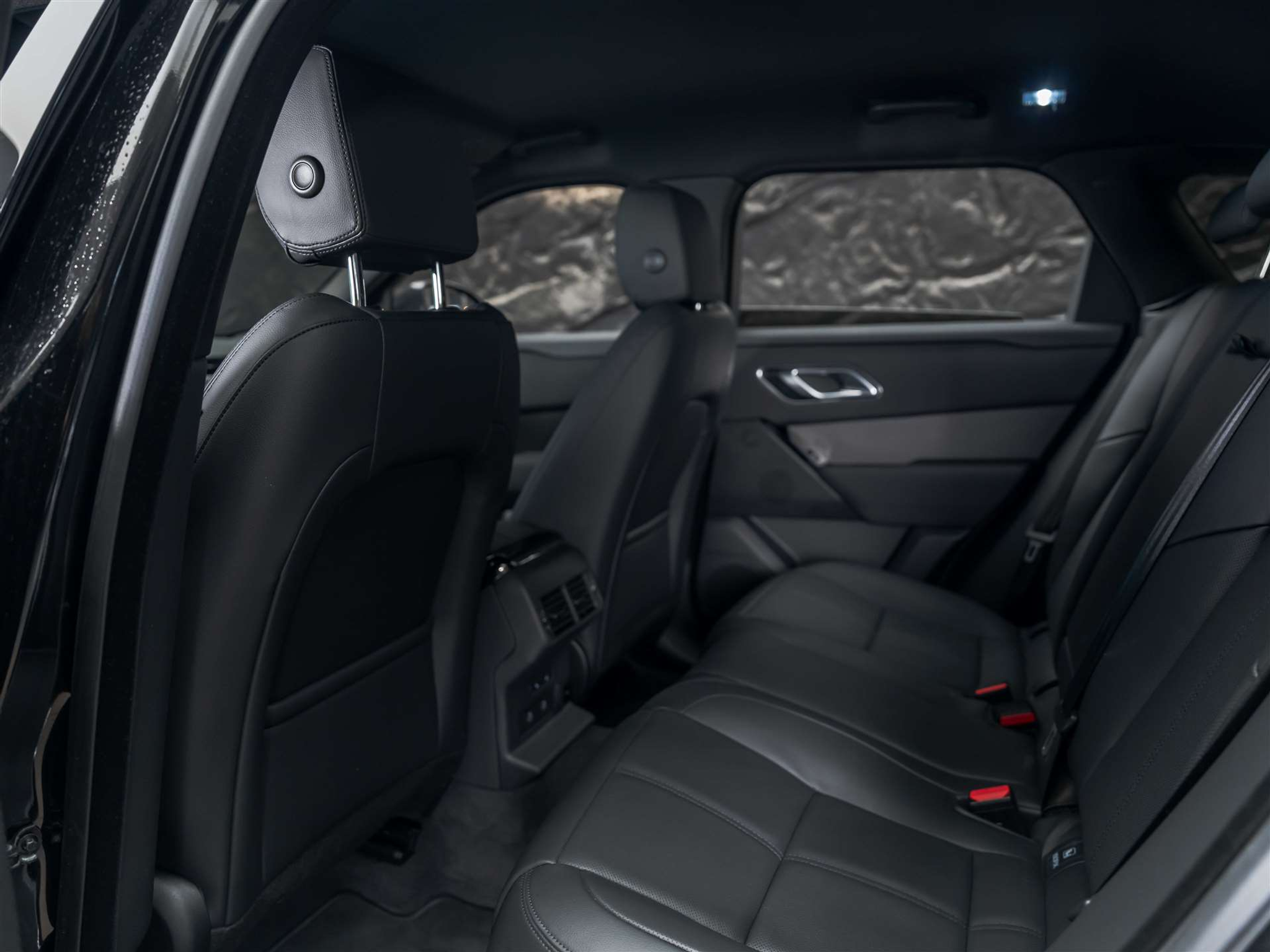 listing desktop thumbnail image 10