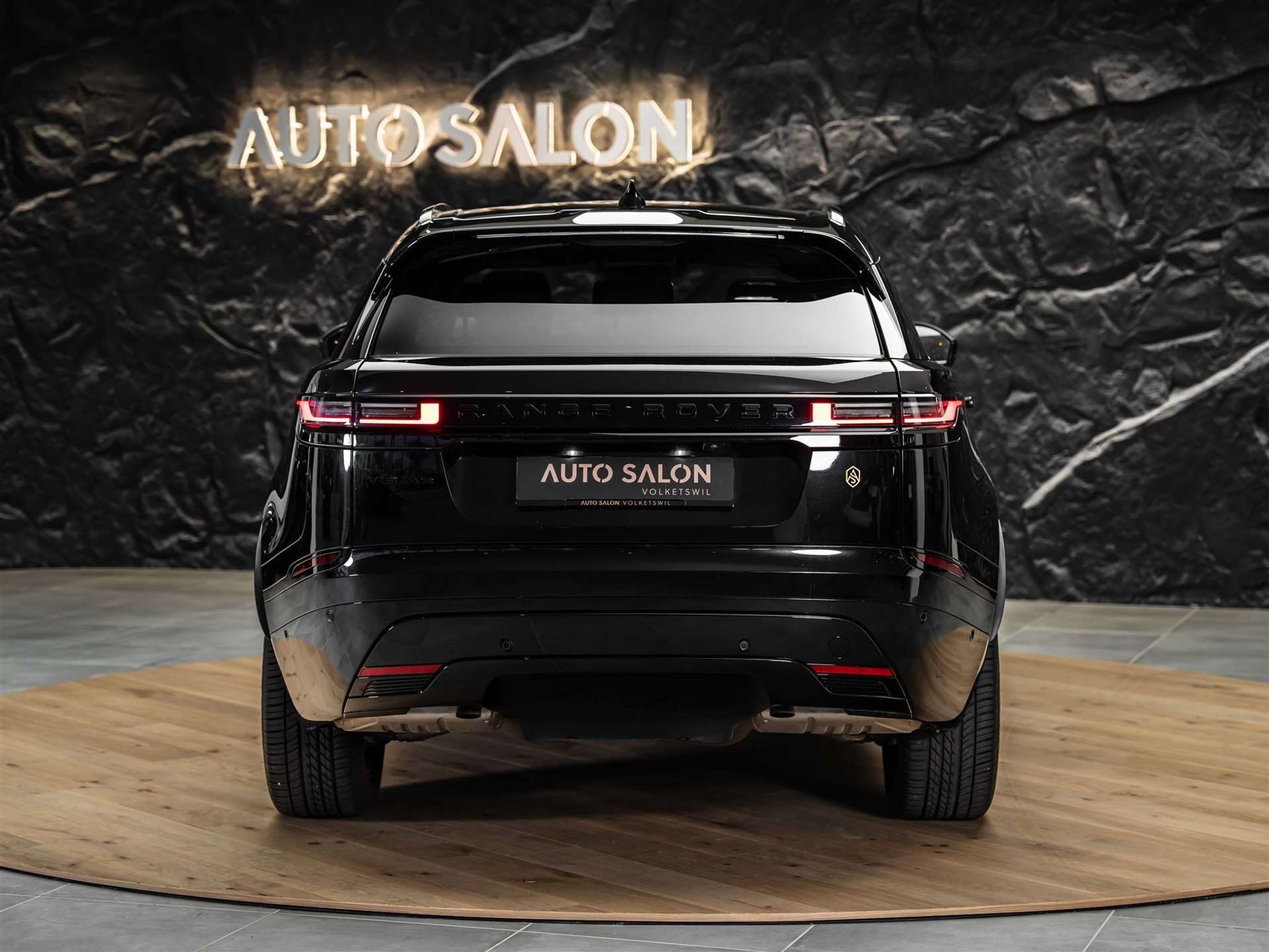 listing desktop thumbnail image 3