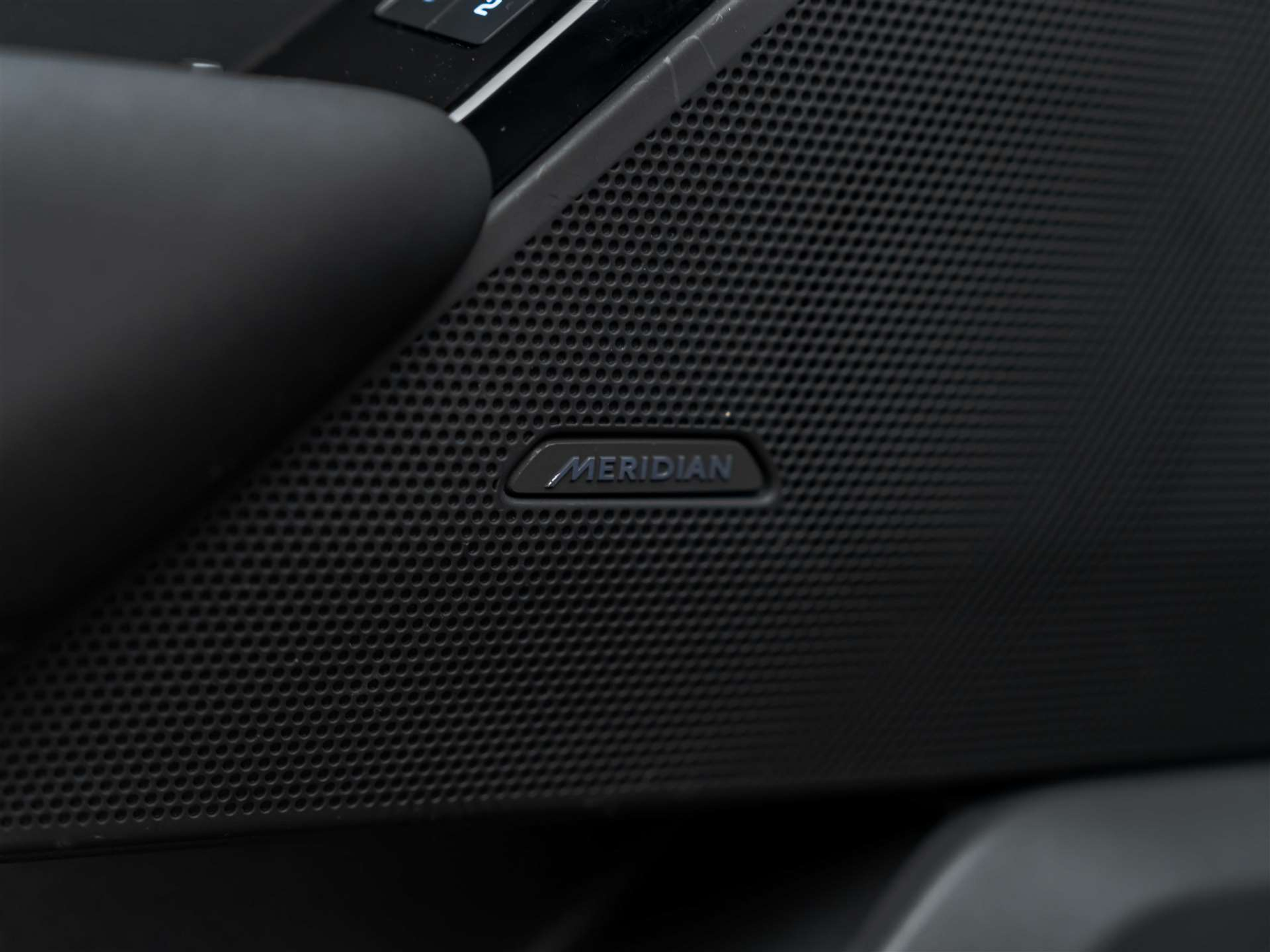 listing desktop thumbnail image 22