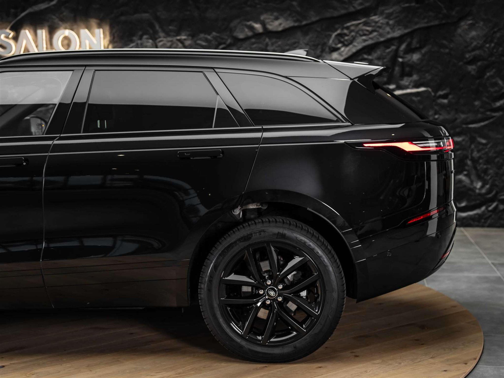 listing desktop thumbnail image 17