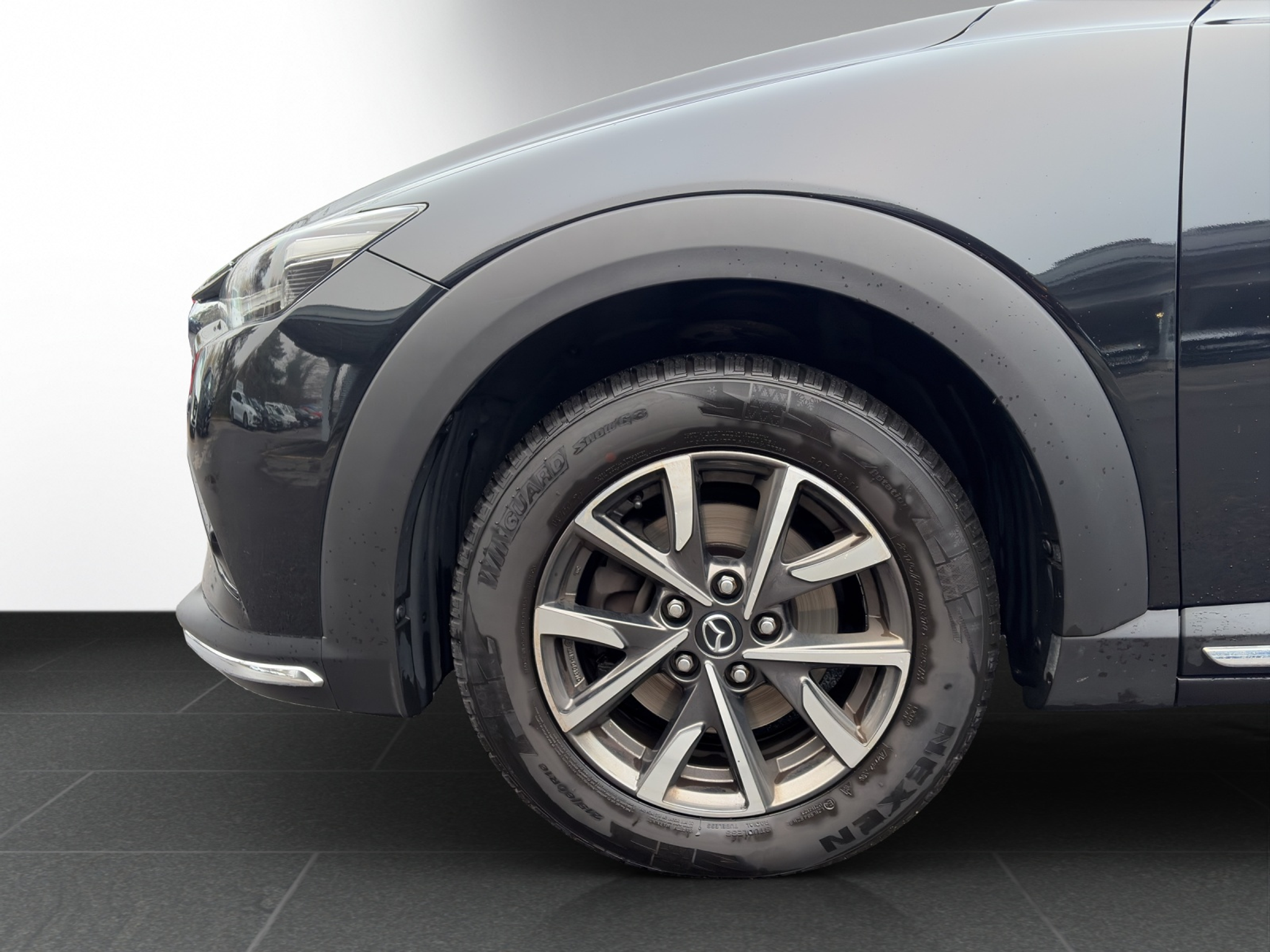 listing desktop thumbnail image 3