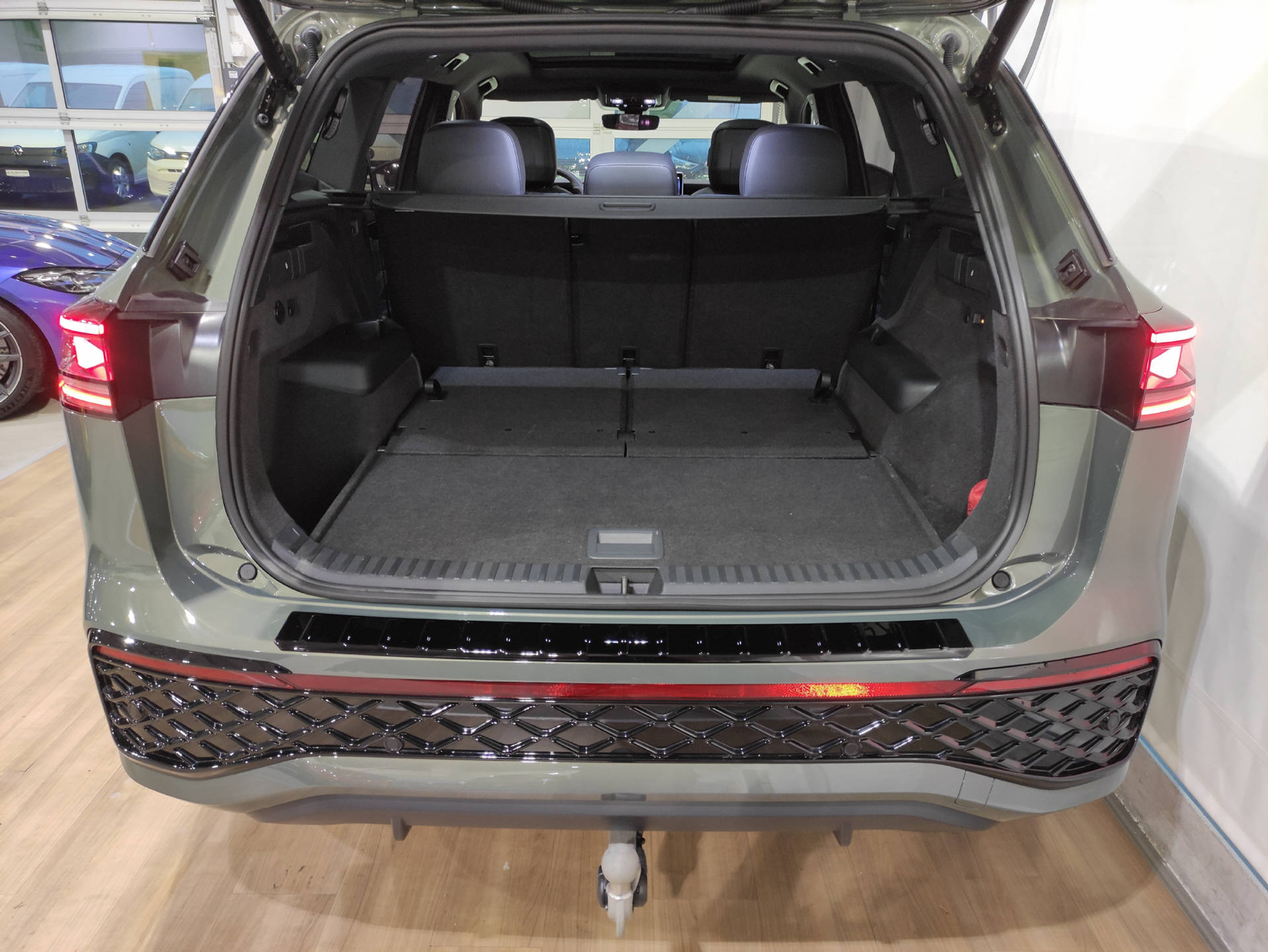 listing desktop thumbnail image 12