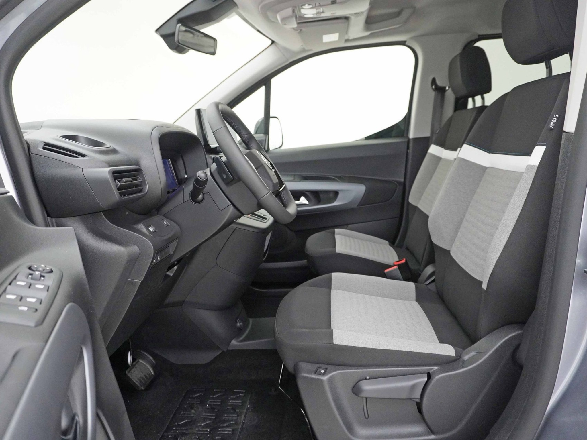 listing desktop thumbnail image 8