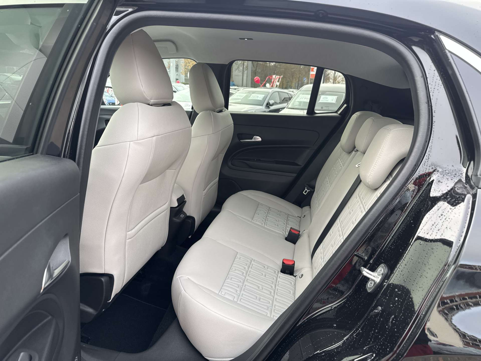 listing desktop thumbnail image 6