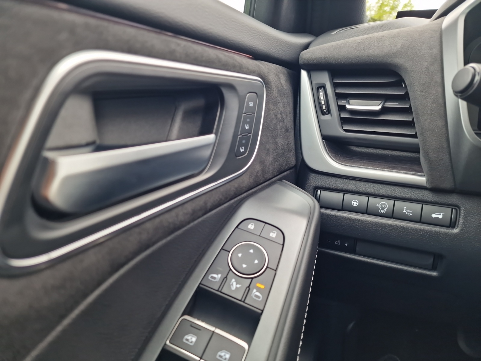 listing desktop thumbnail image 12