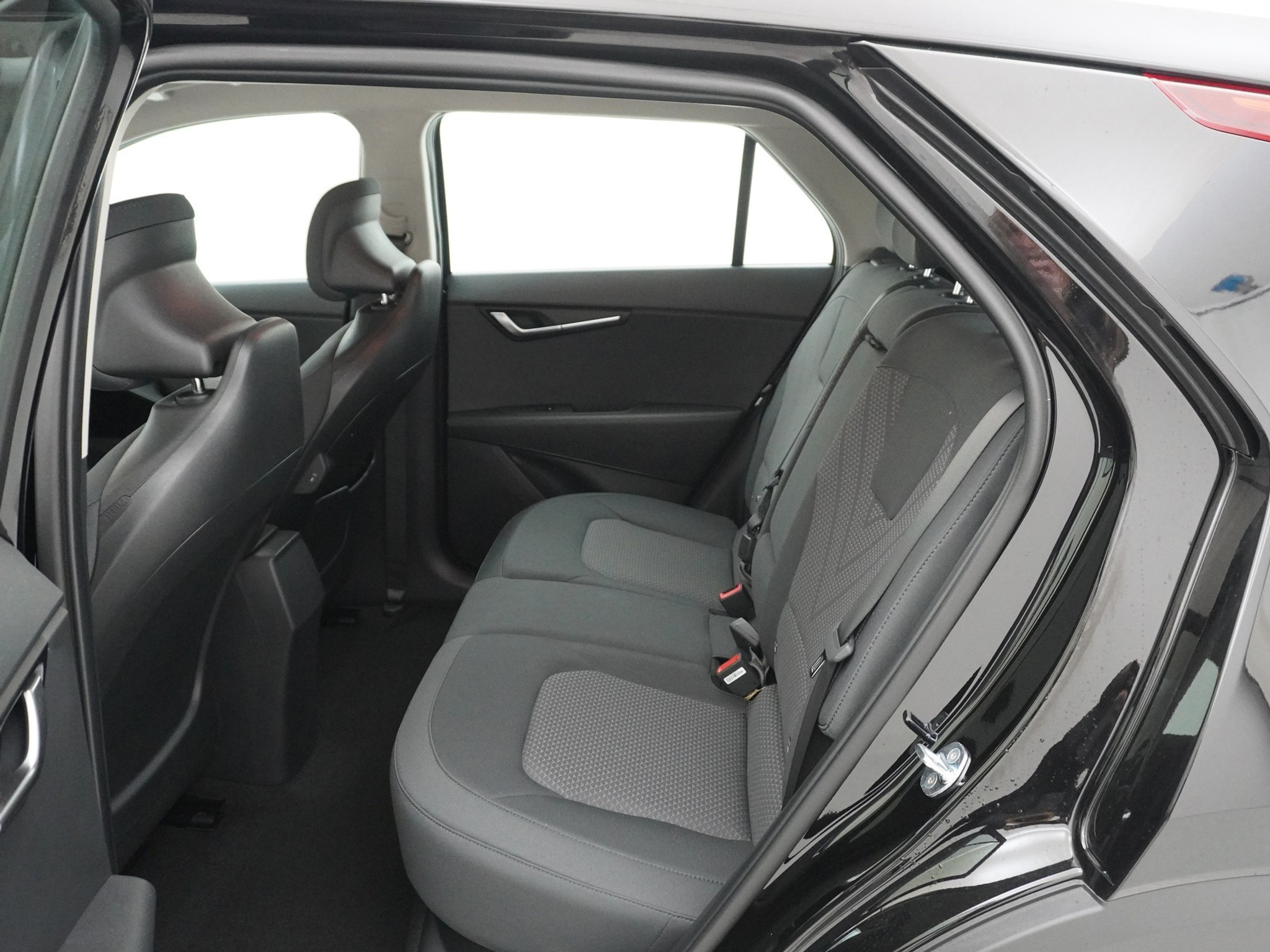 listing desktop thumbnail image 13