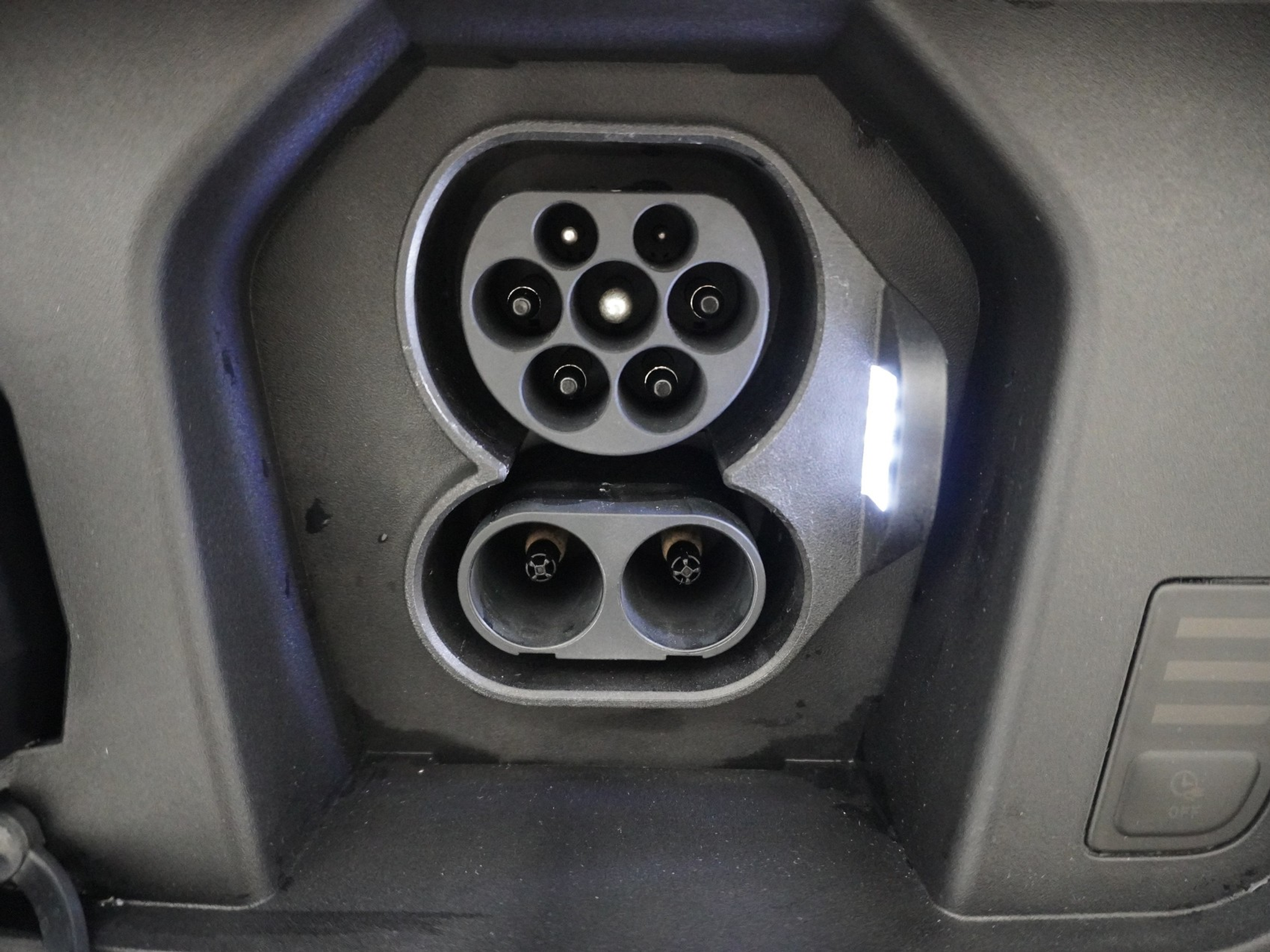 listing desktop thumbnail image 18