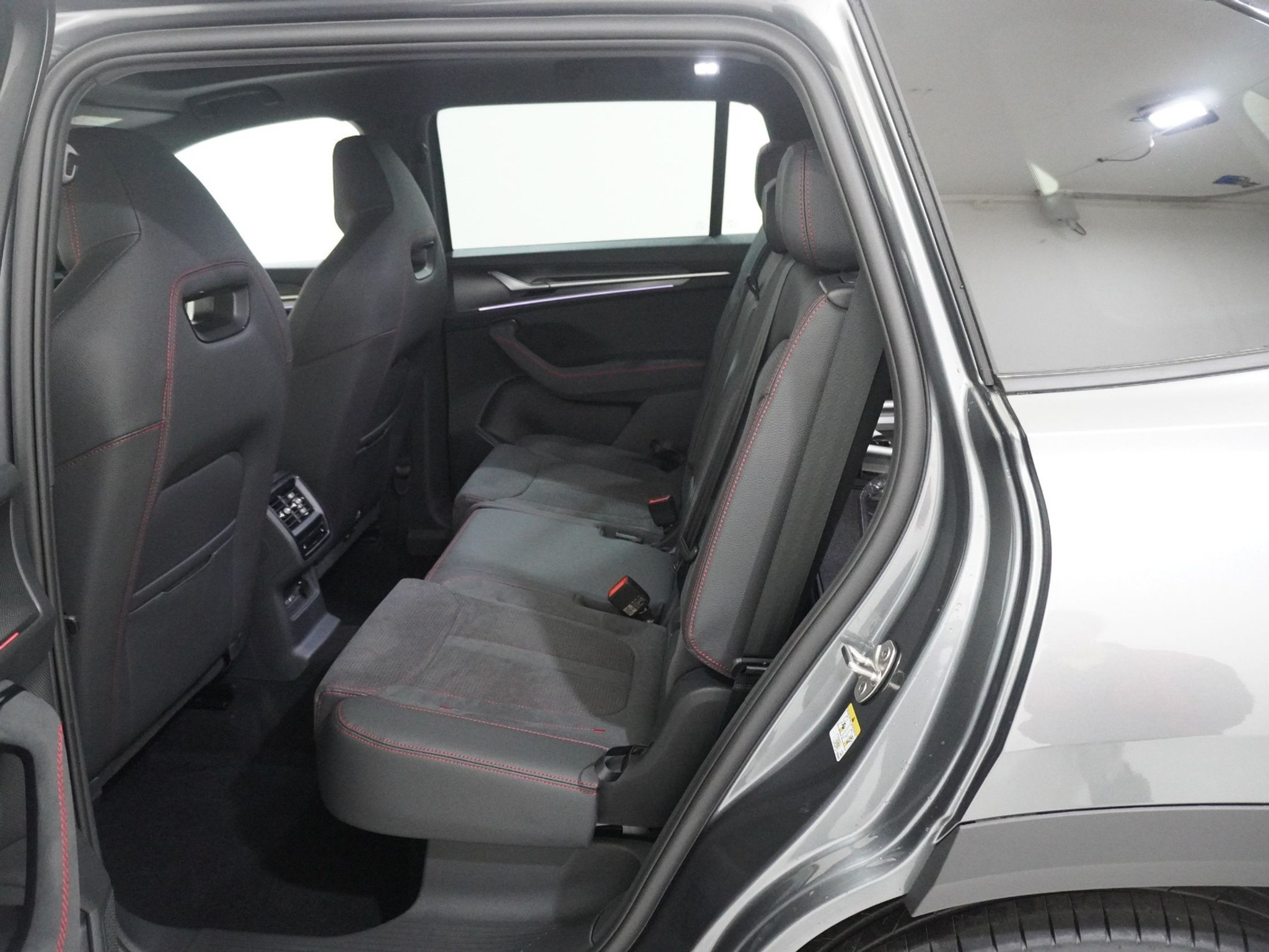 listing desktop thumbnail image 15