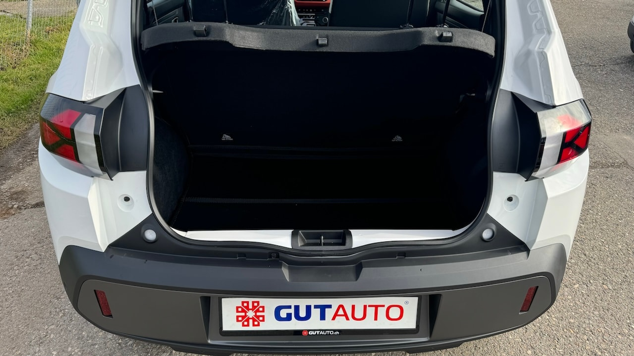 listing desktop thumbnail image 8