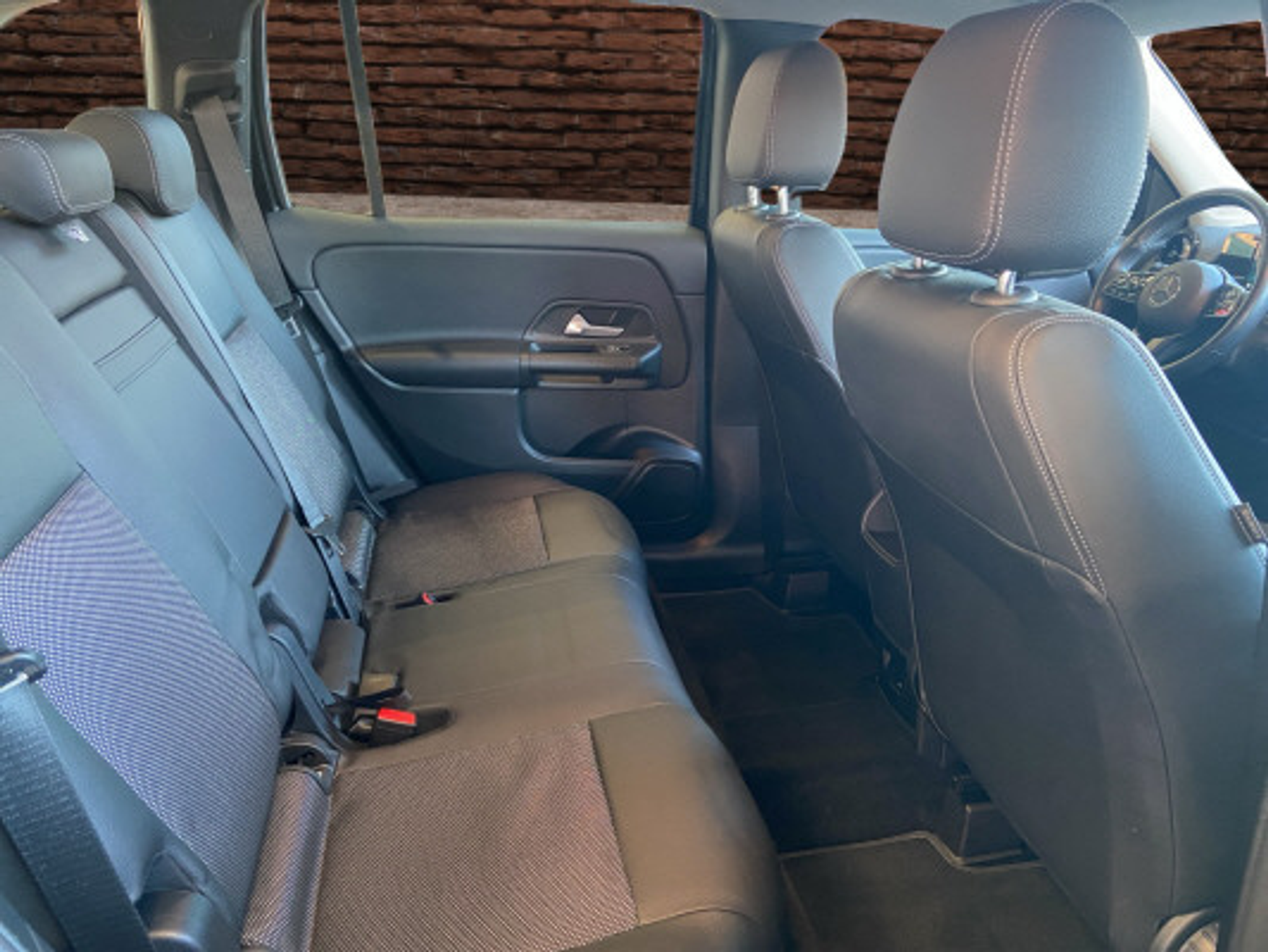 listing desktop thumbnail image 11