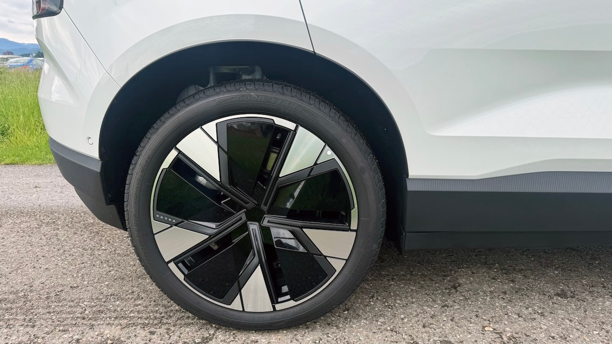 listing desktop thumbnail image 8