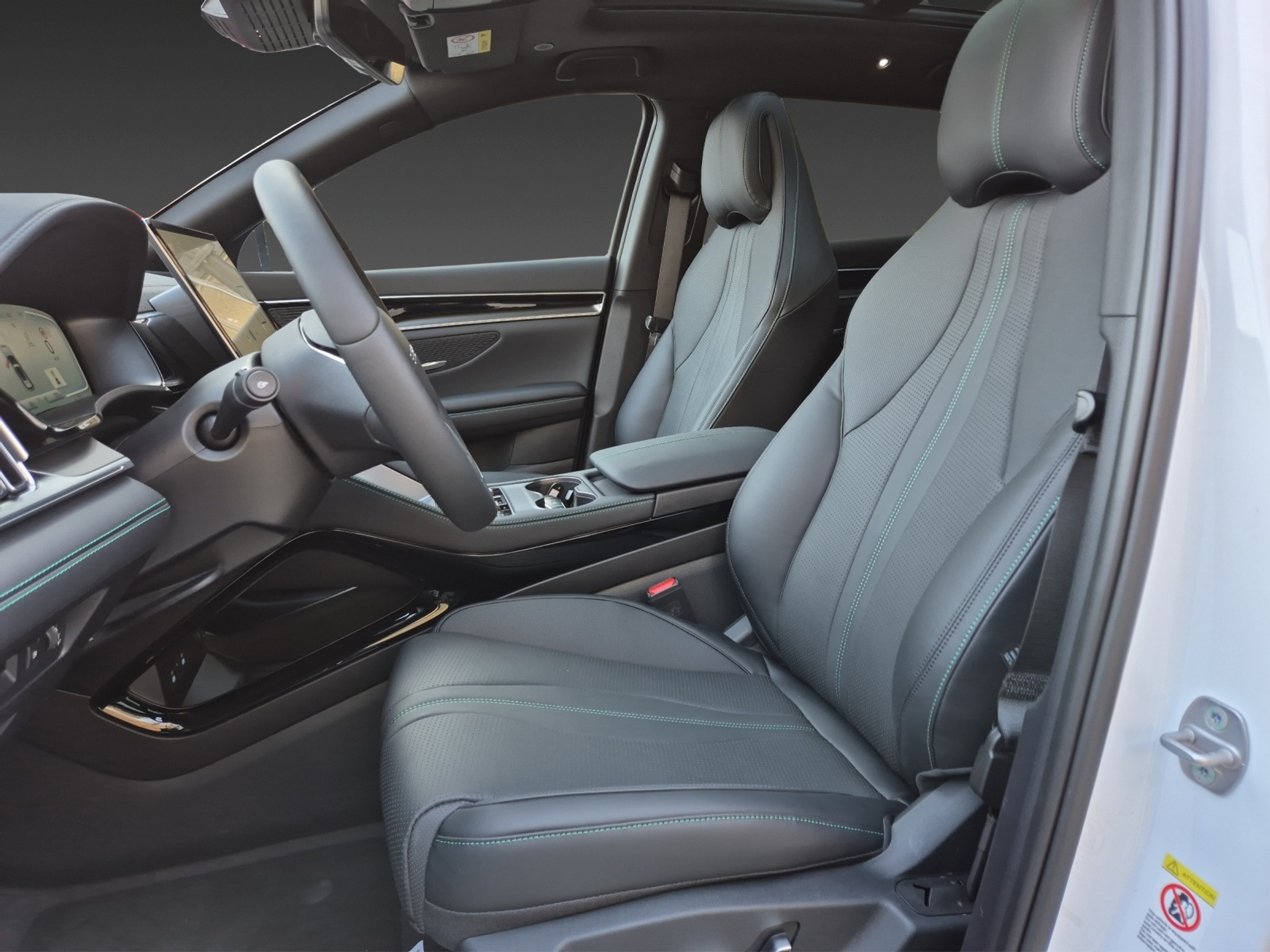 listing desktop thumbnail image 15