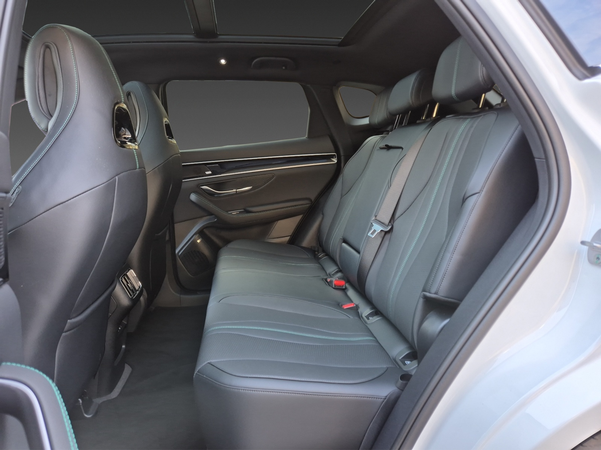 listing desktop thumbnail image 29