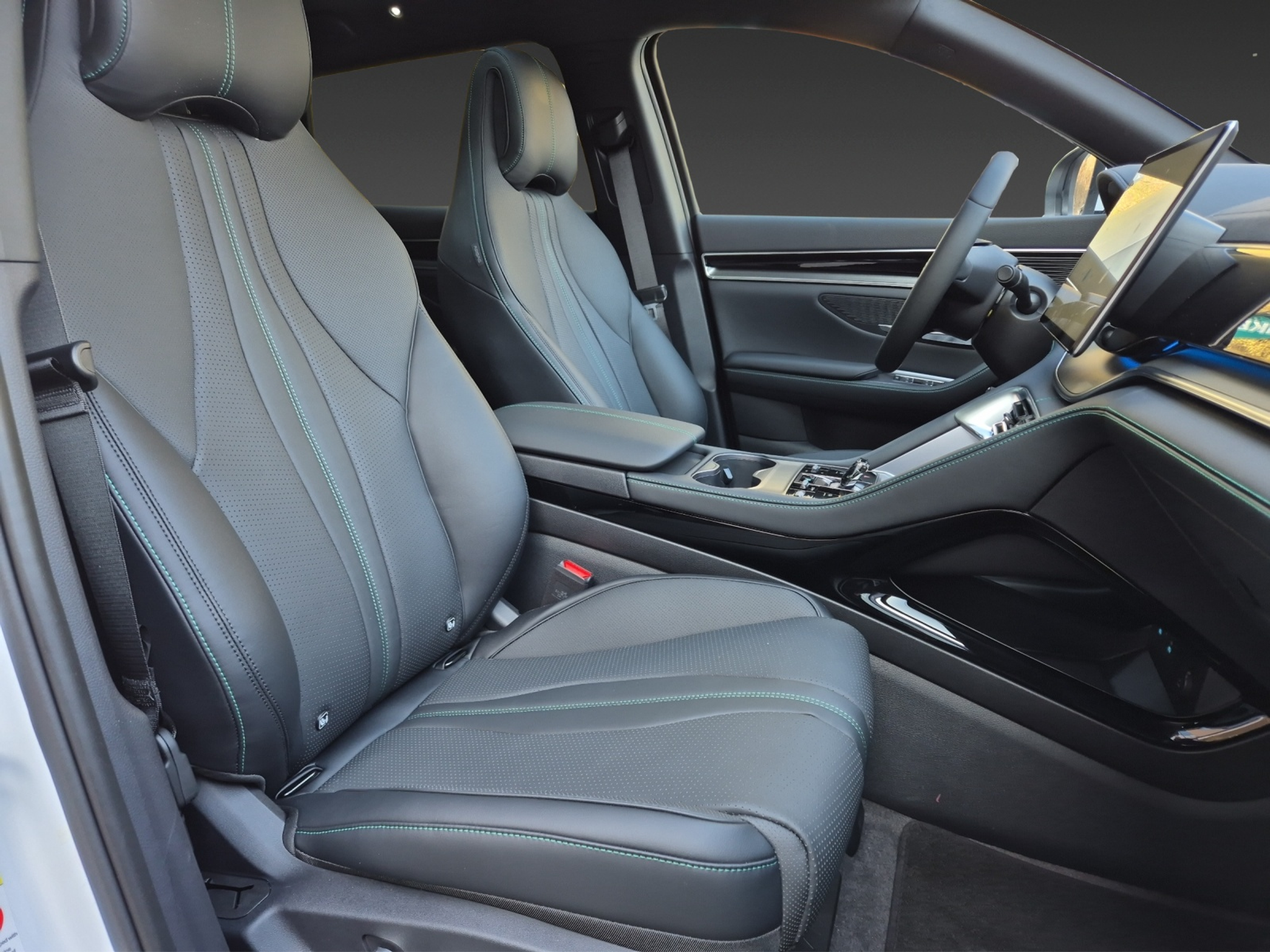 listing desktop thumbnail image 14