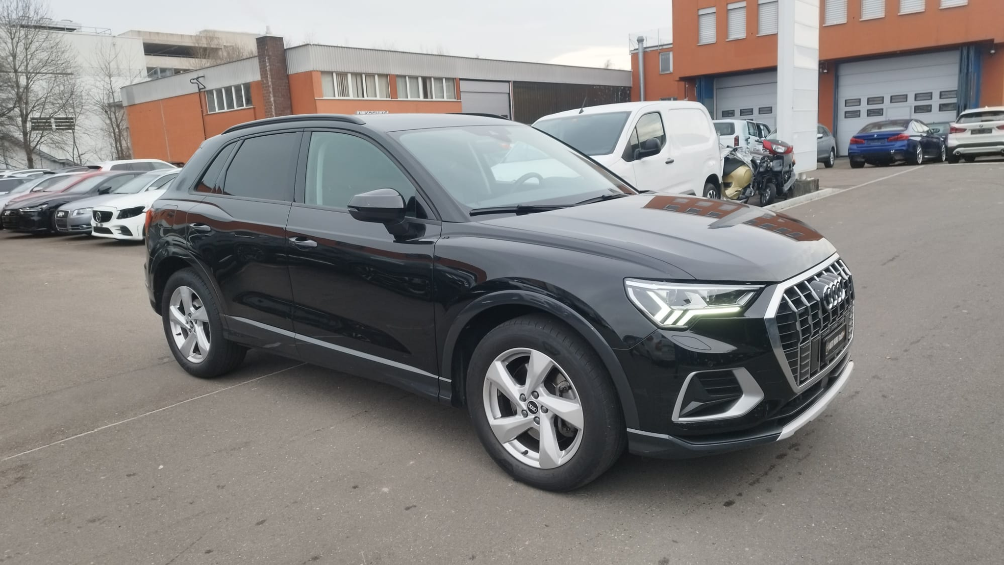 listing desktop thumbnail image 6