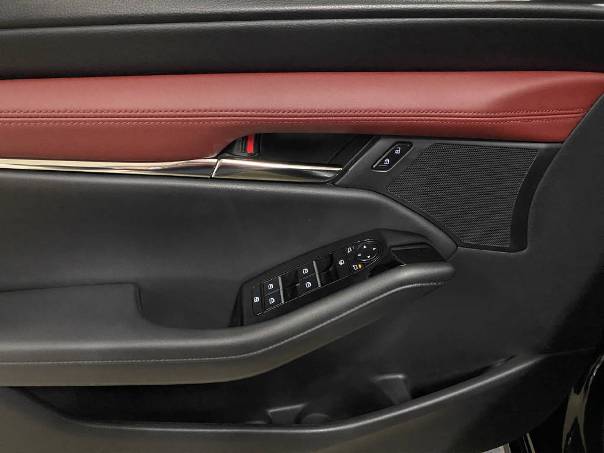 listing desktop thumbnail image 11