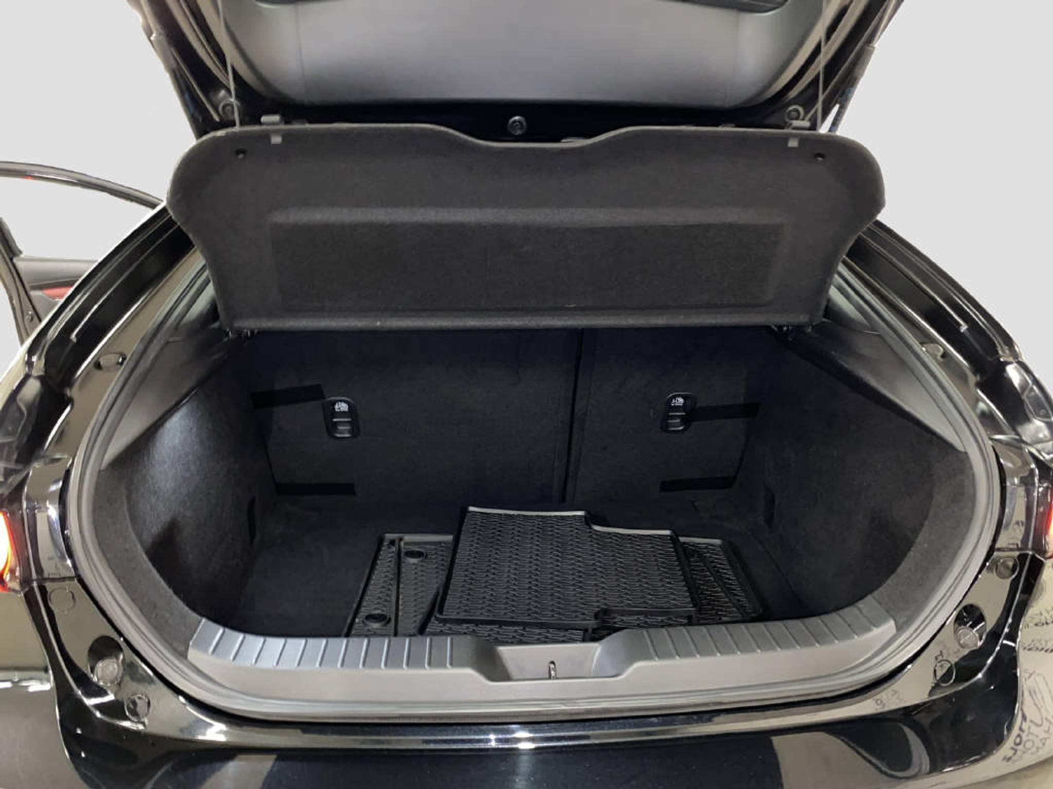 listing desktop thumbnail image 13