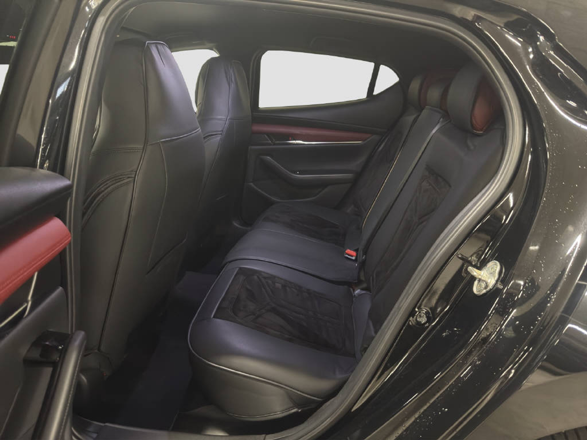 listing desktop thumbnail image 12