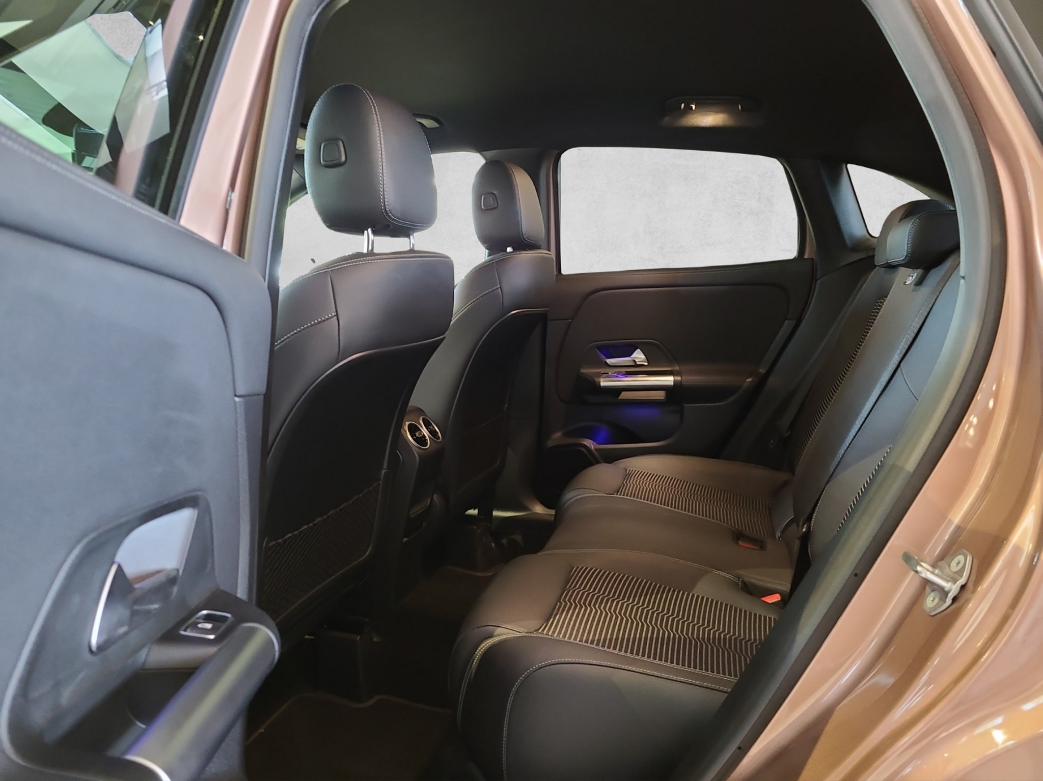 listing desktop thumbnail image 10