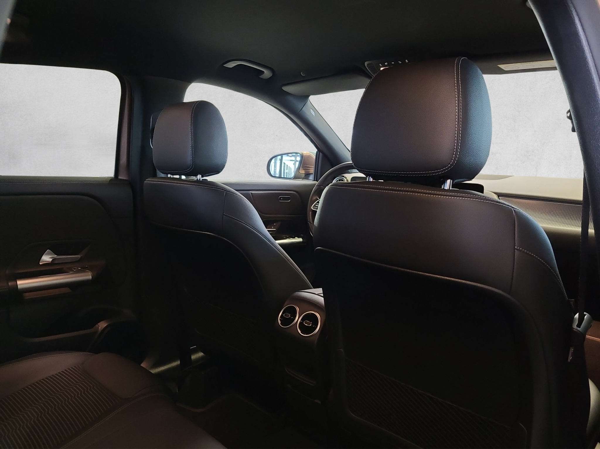 listing desktop thumbnail image 14