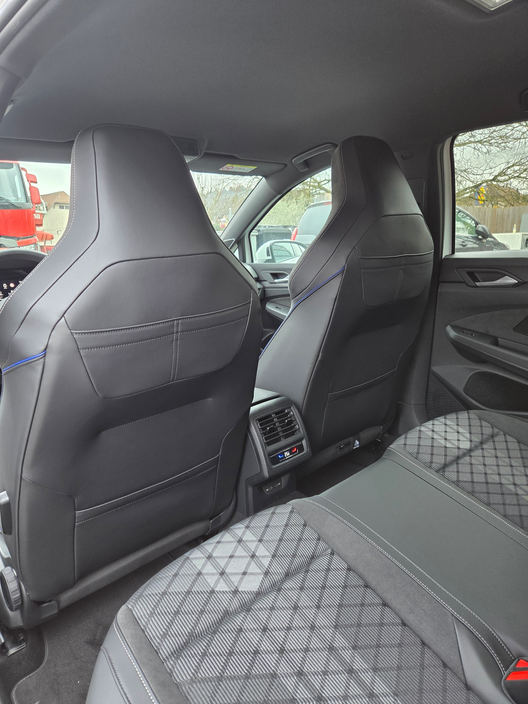 listing desktop thumbnail image 10