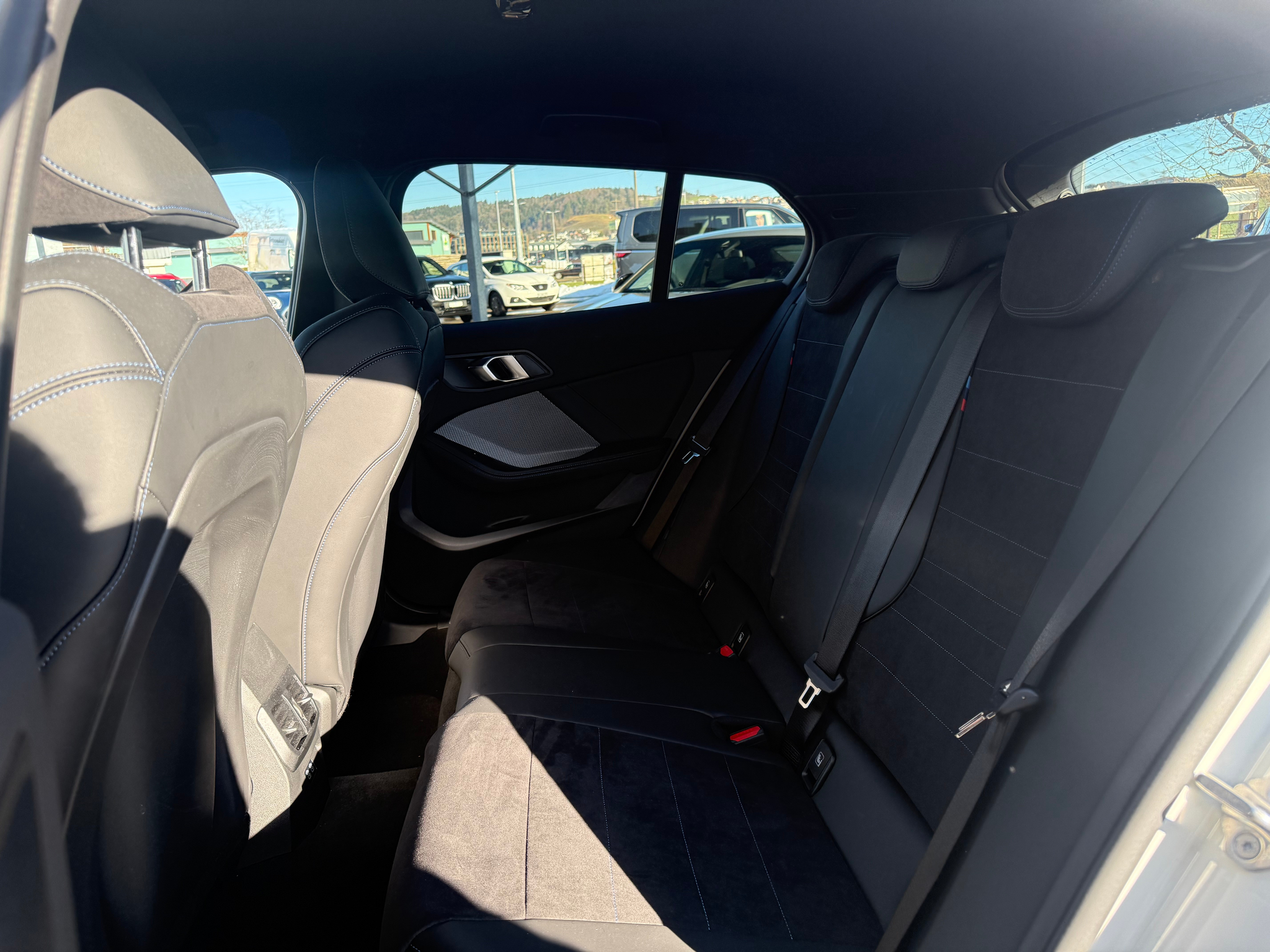 listing desktop thumbnail image 7