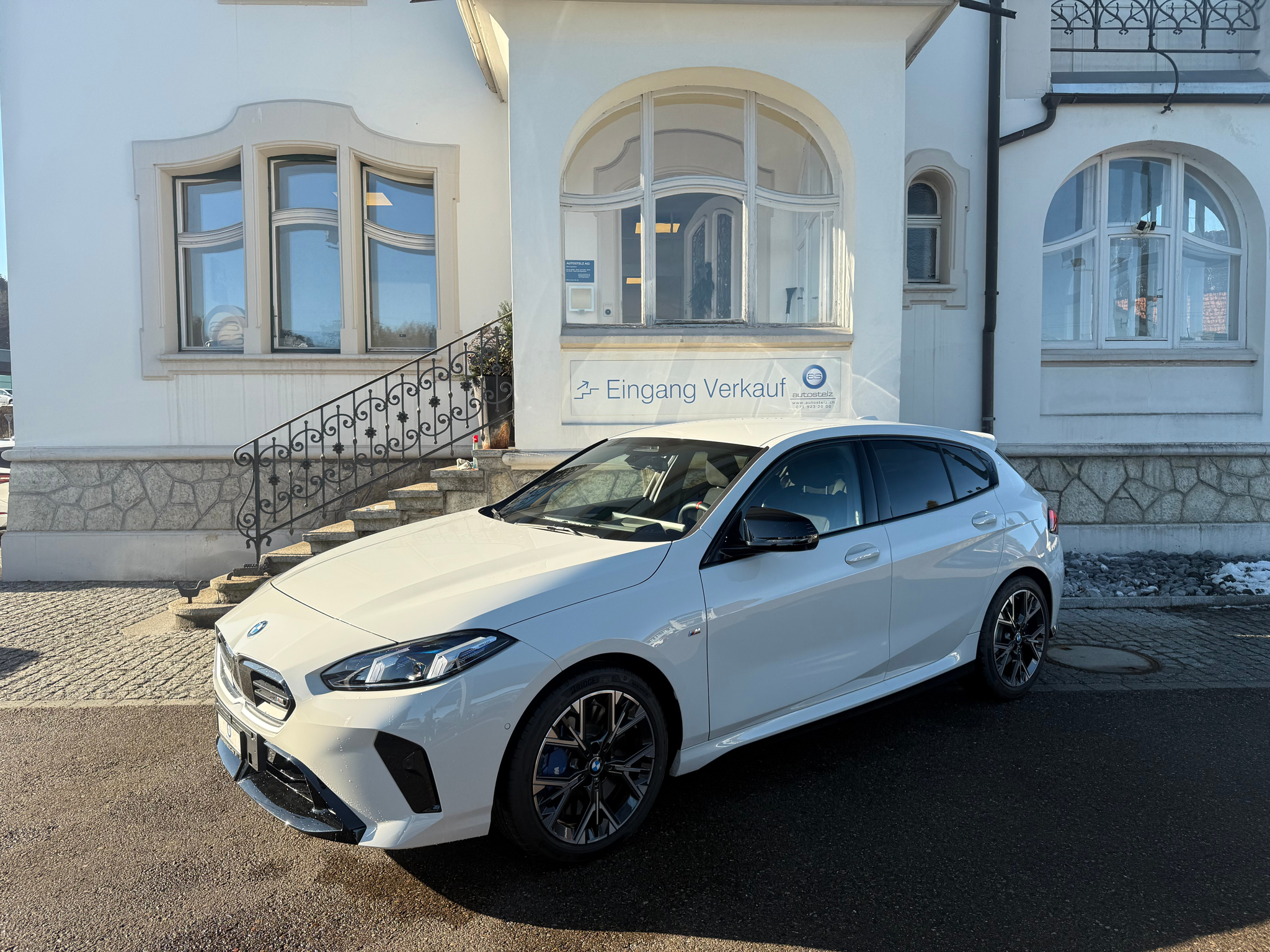 listing desktop thumbnail image 0