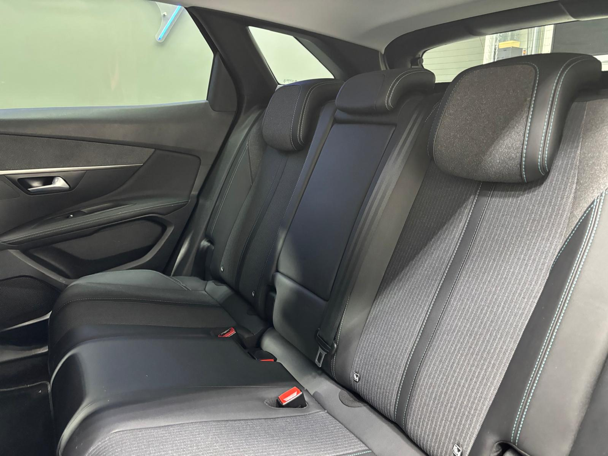 listing desktop thumbnail image 11