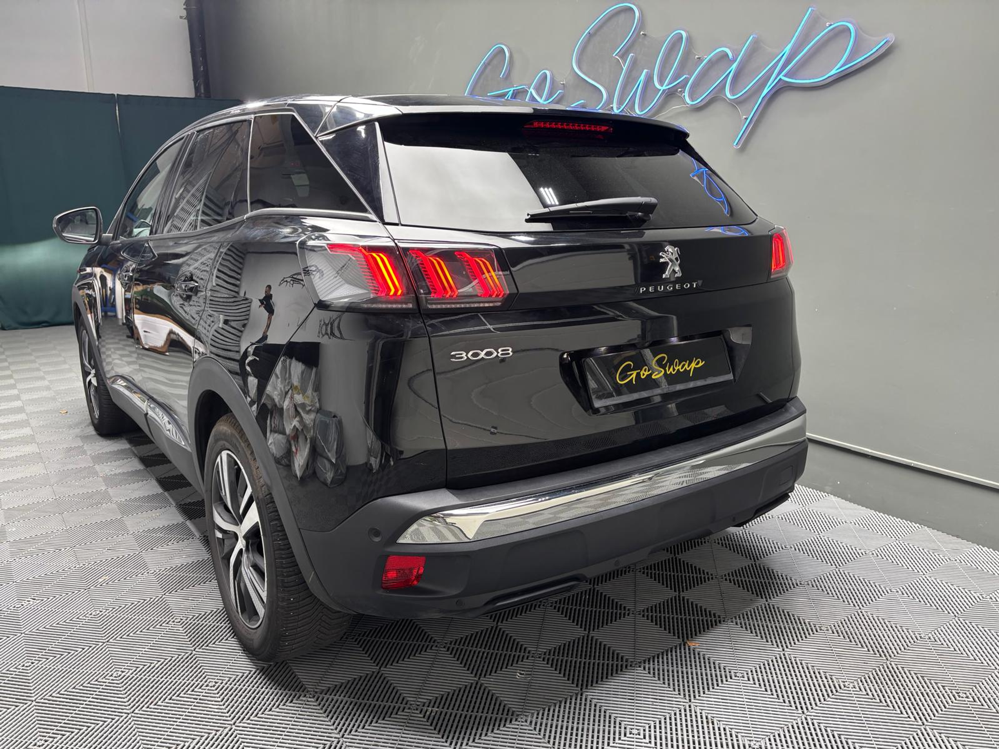 listing desktop thumbnail image 9