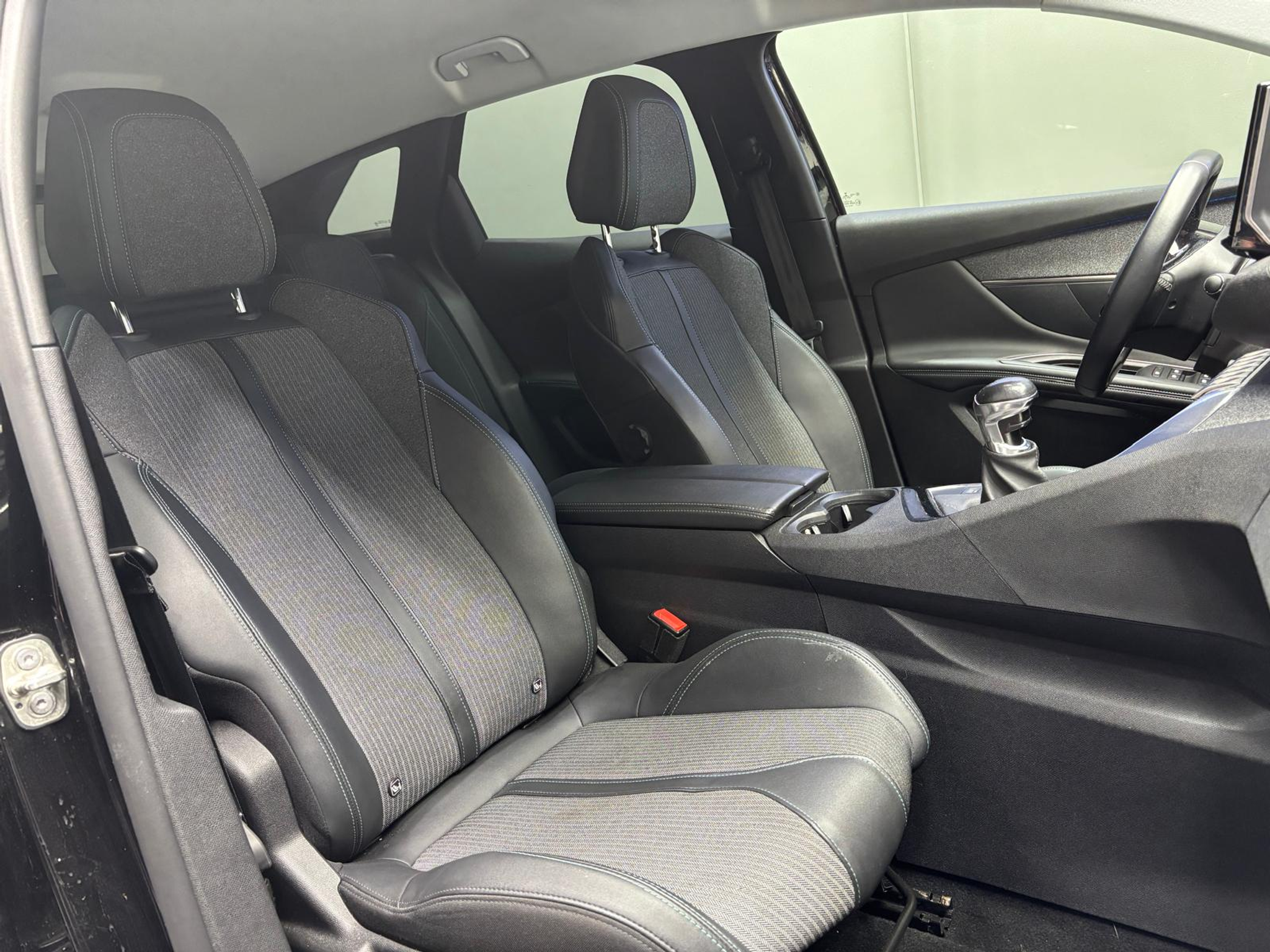 listing desktop thumbnail image 13