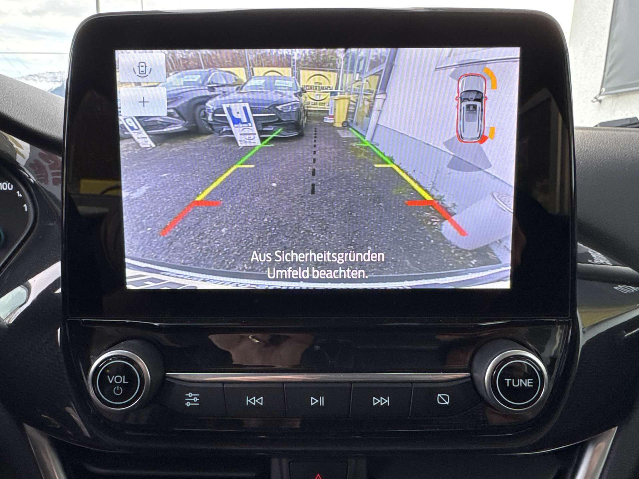 listing desktop thumbnail image 10