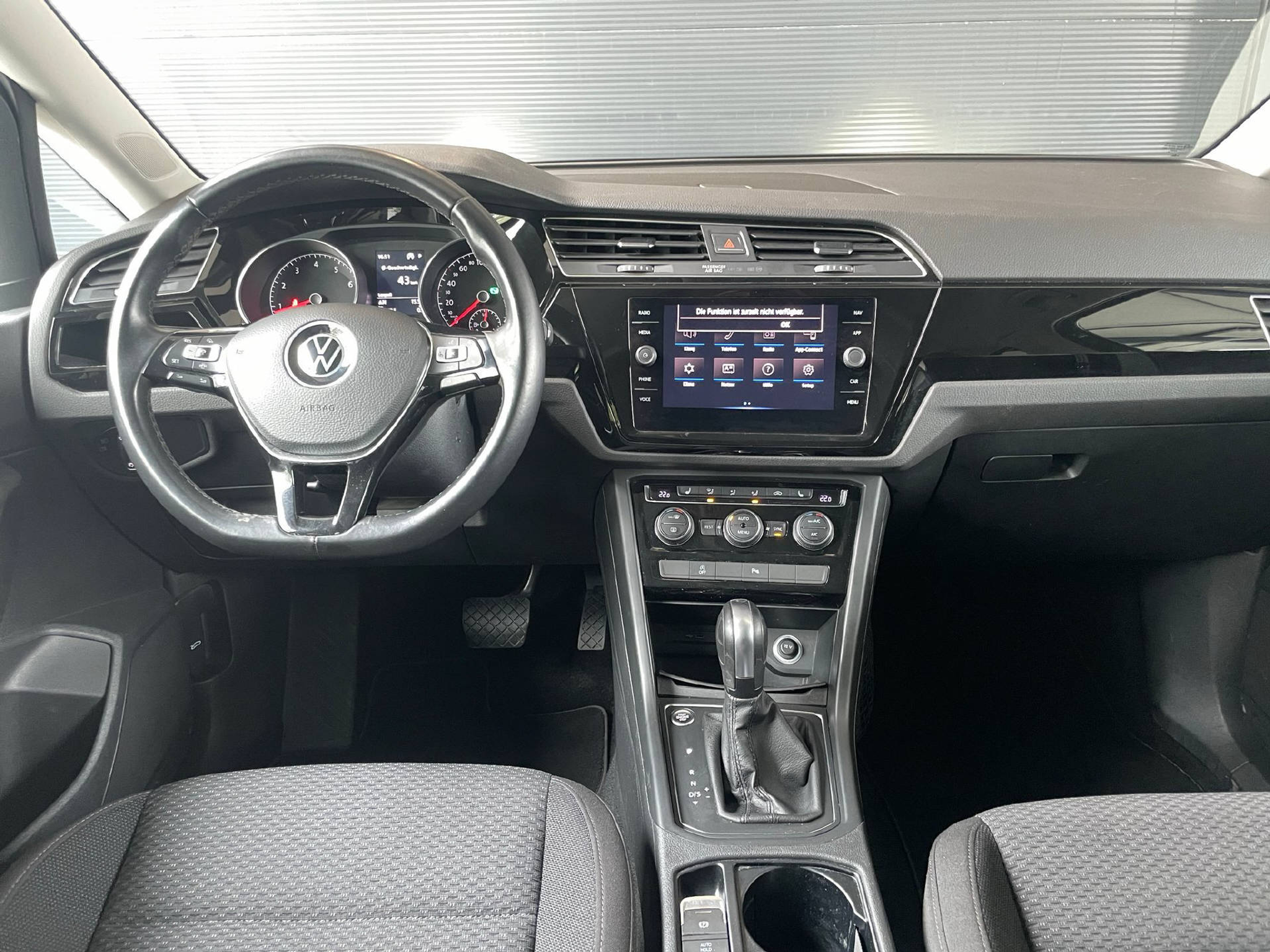 listing desktop thumbnail image 5