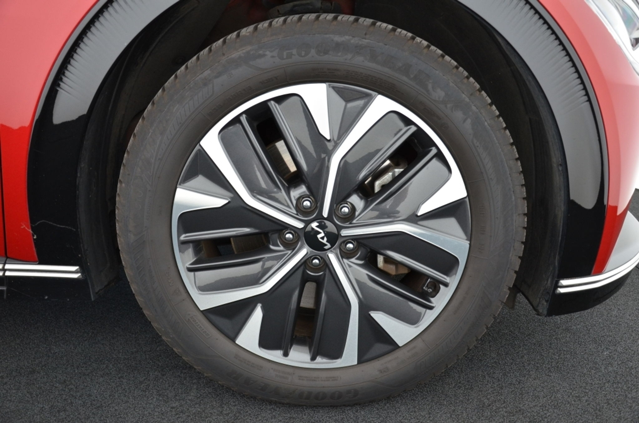 listing desktop thumbnail image 9