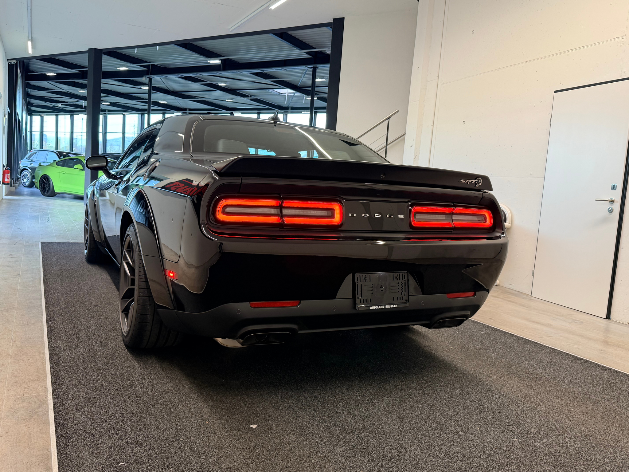 listing desktop thumbnail image 7