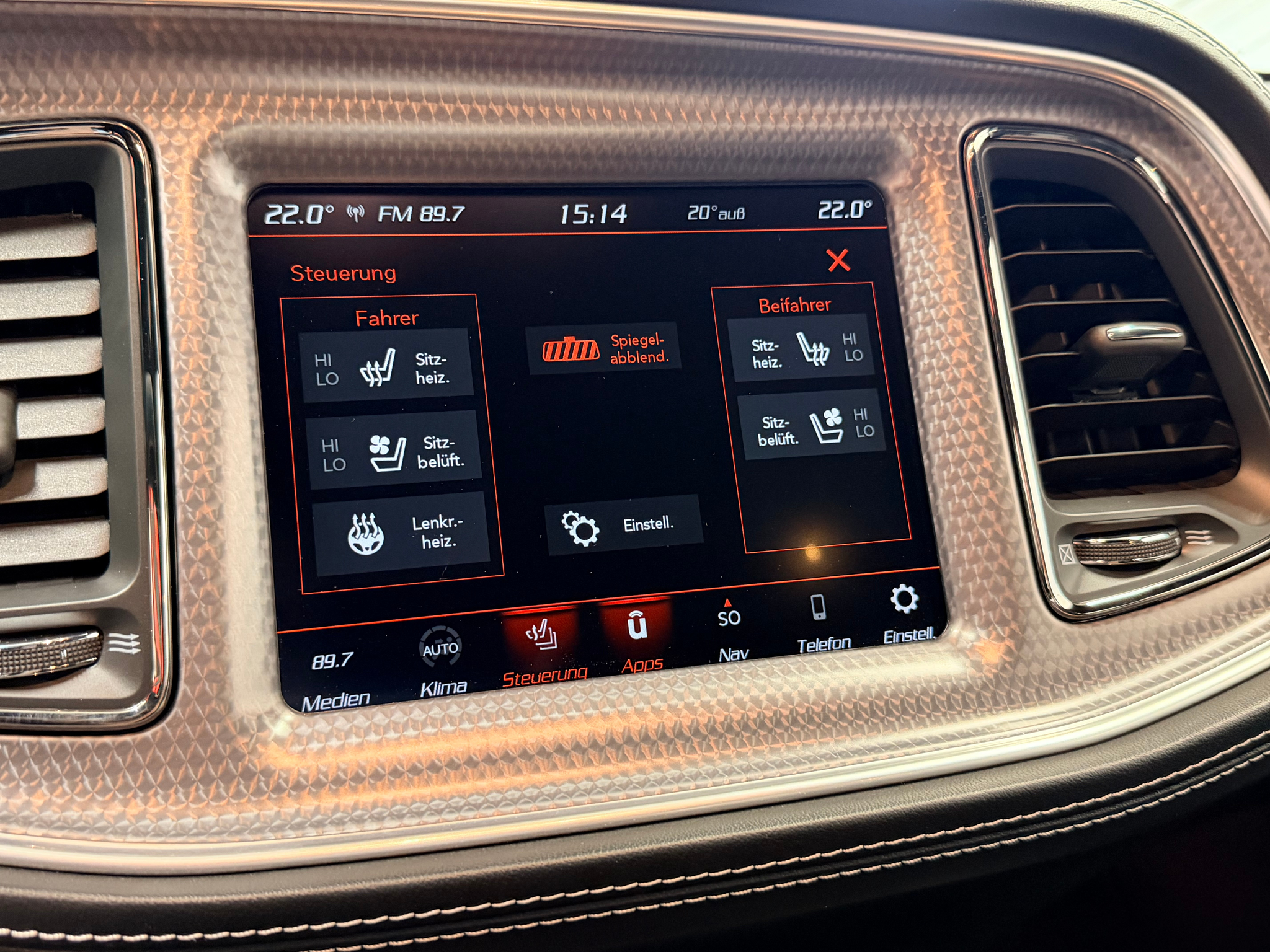 listing desktop thumbnail image 24