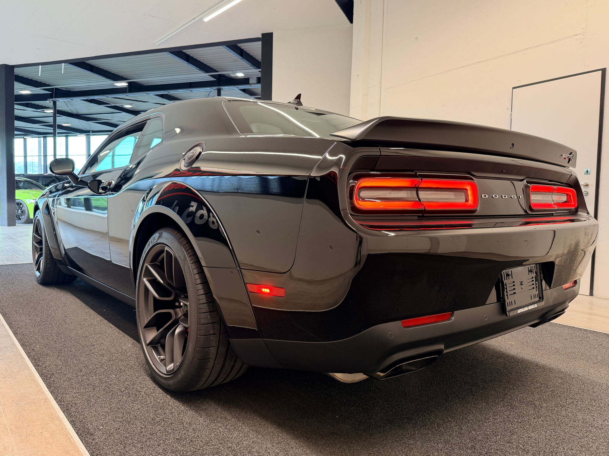 listing desktop thumbnail image 9