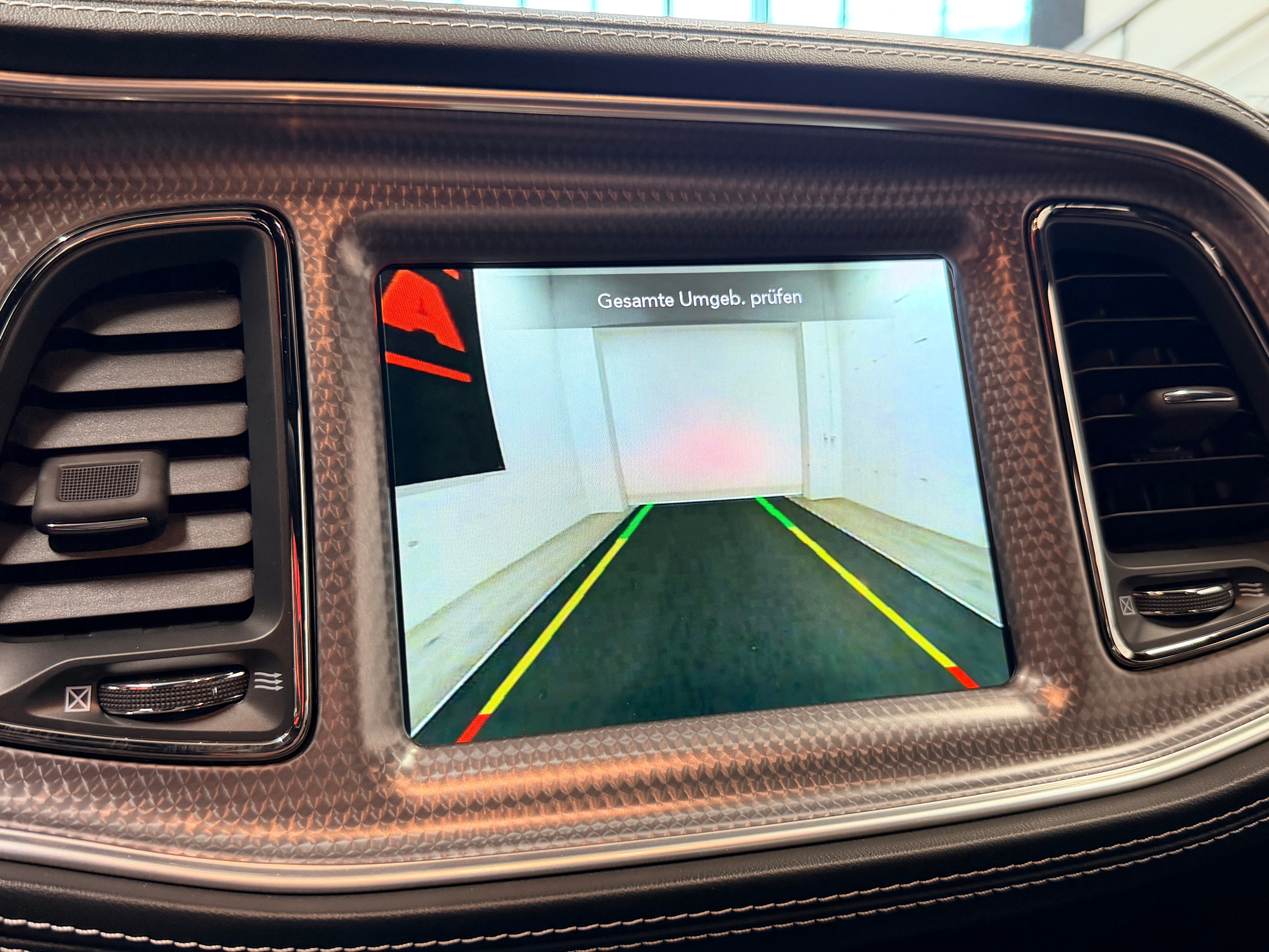 listing desktop thumbnail image 25