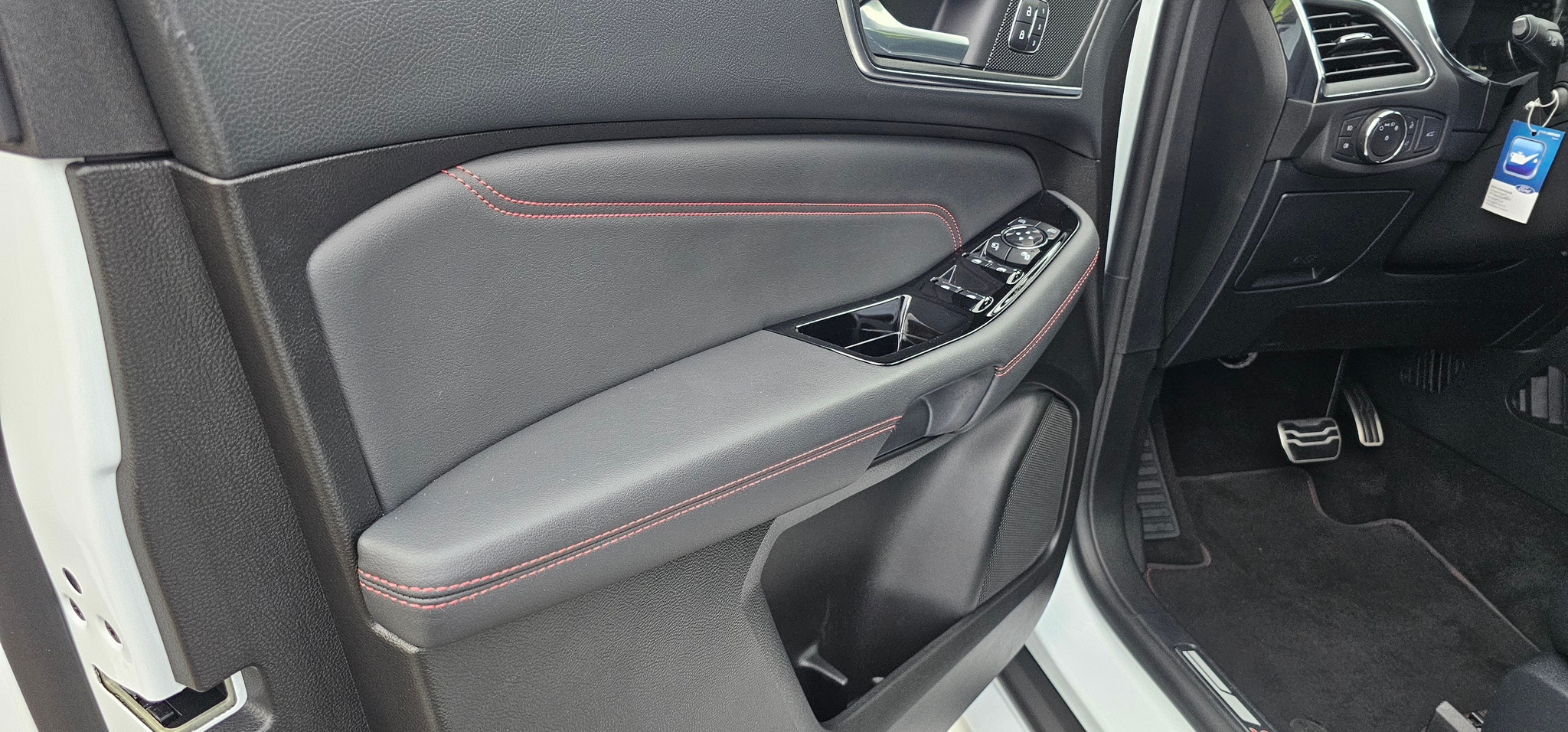 listing desktop thumbnail image 17