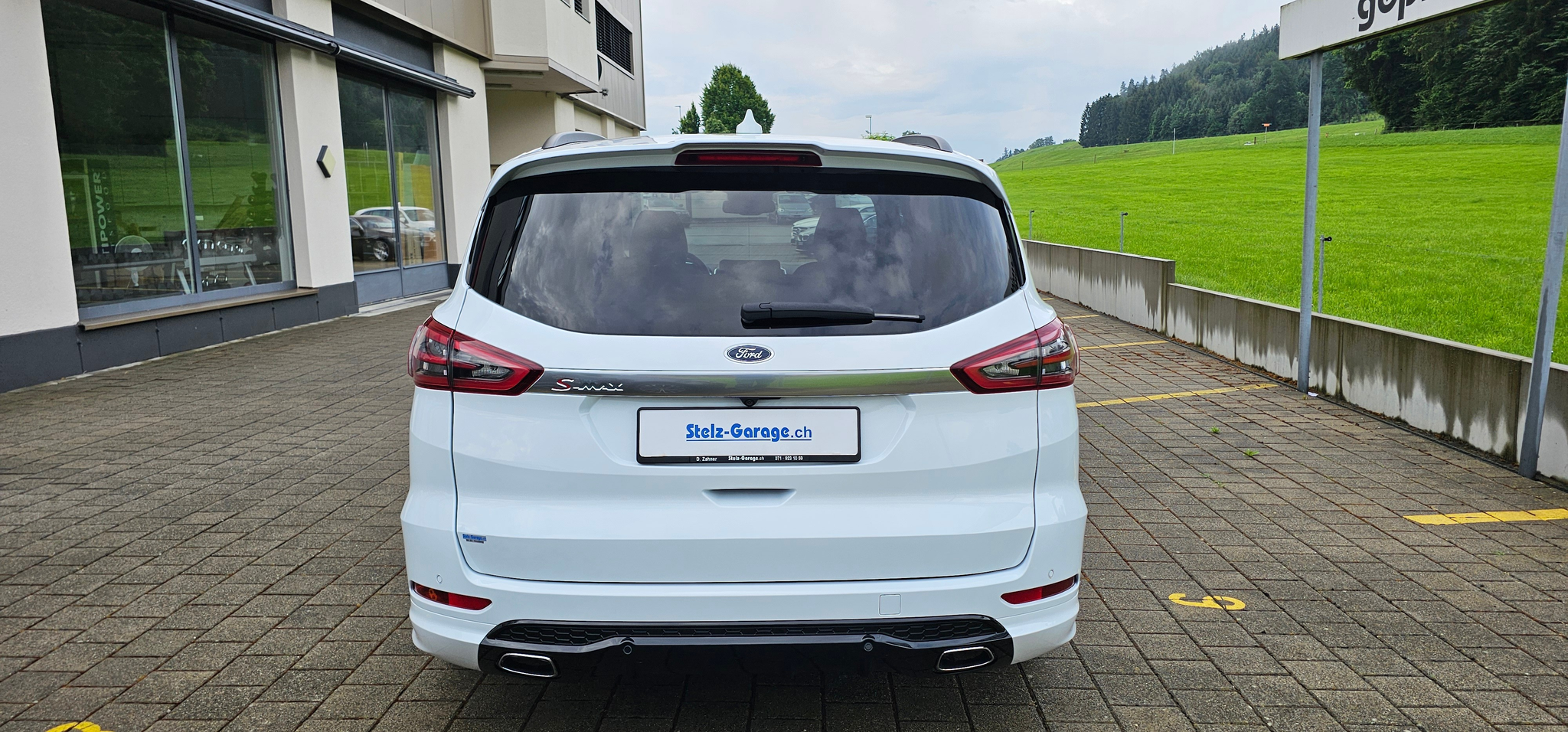 listing desktop thumbnail image 6