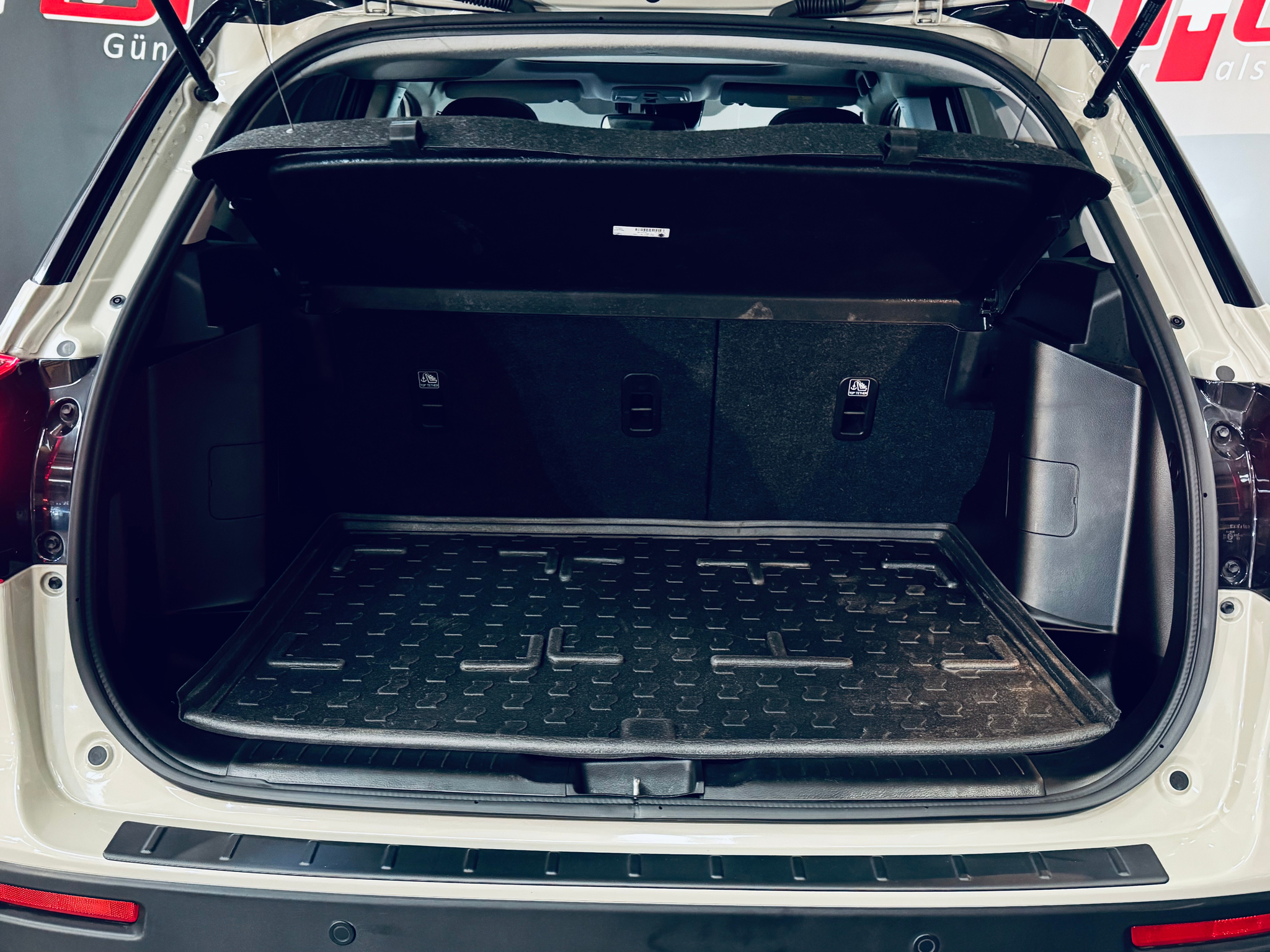 listing desktop thumbnail image 10