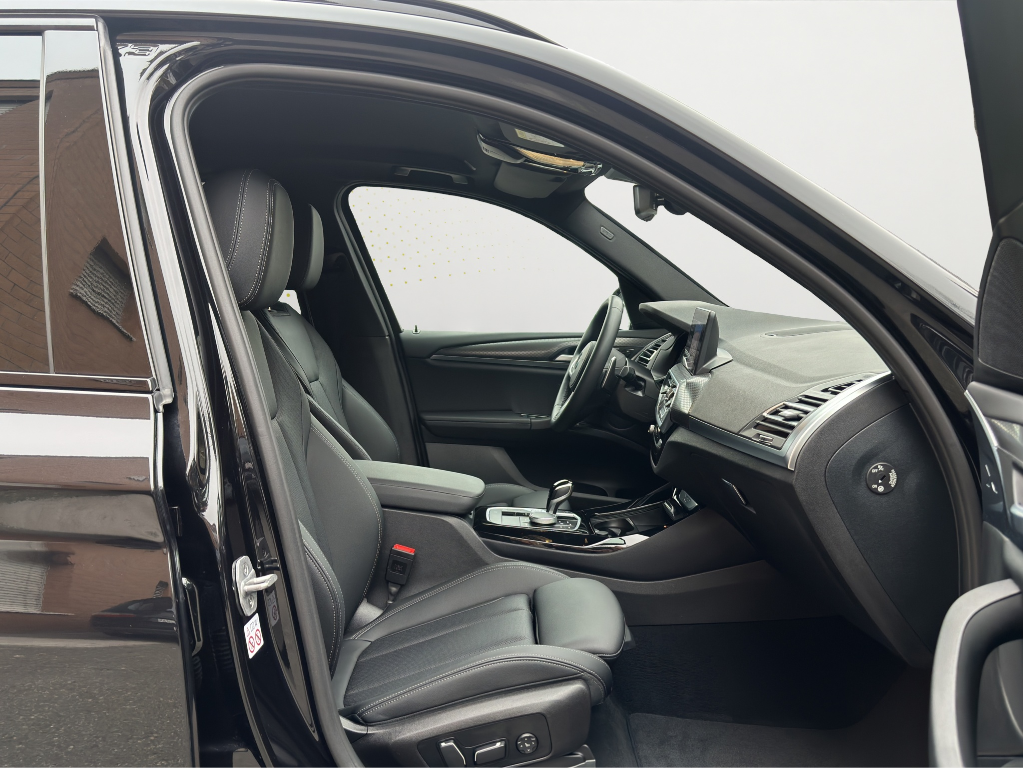 listing desktop thumbnail image 12